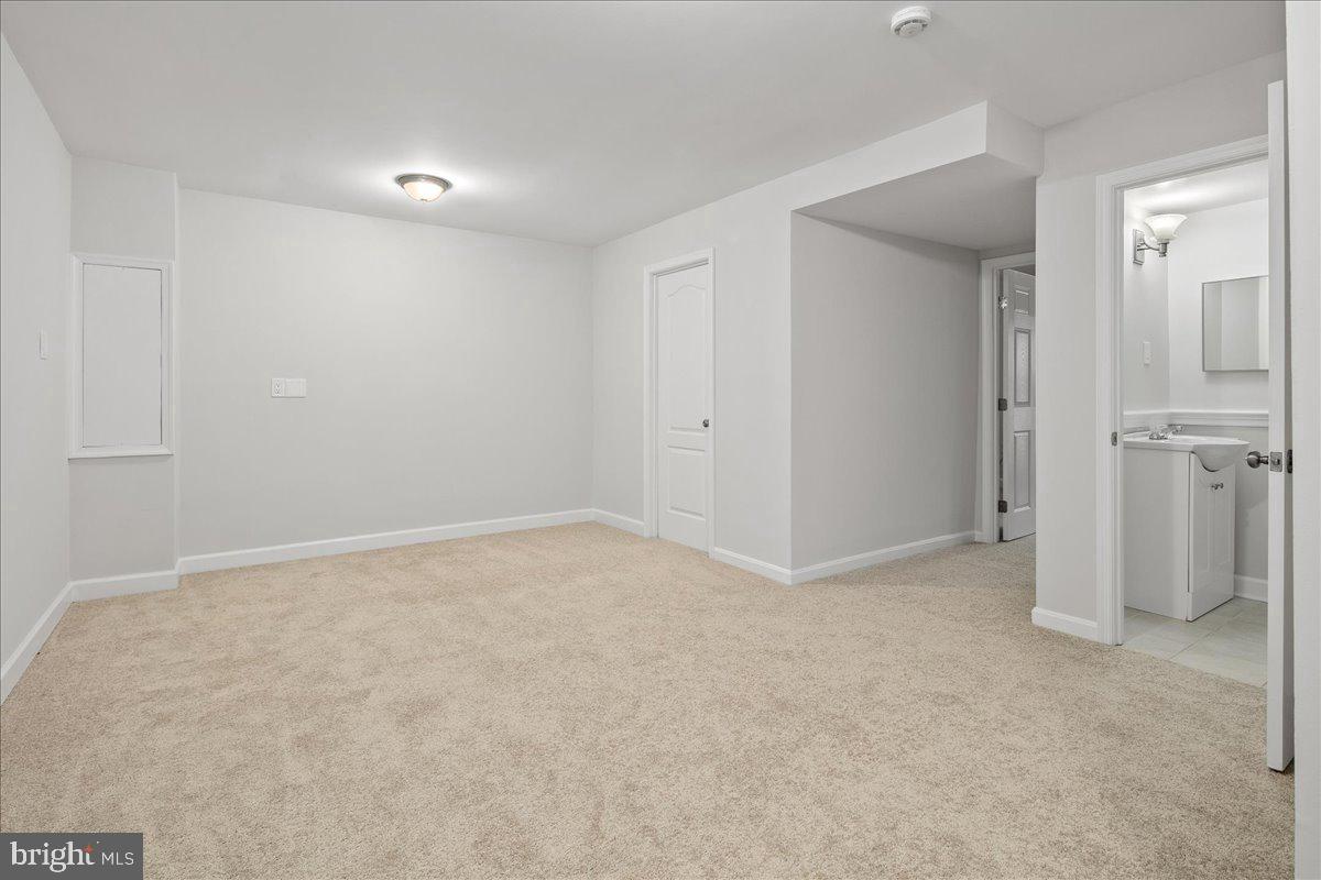 1062 KNIGHT LN, HERNDON, Virginia 20170, 3 Bedrooms Bedrooms, ,2 BathroomsBathrooms,Residential,For sale,1062 KNIGHT LN,VAFX2279858 MLS # VAFX2279858 1062 KNIGHT LN, HERNDON, Virginia 20170, 3 Bedrooms Bedrooms, ,2 BathroomsBathrooms,Residential,For sale,1062 KNIGHT LN,VAFX2279858 MLS # VAFX2279858