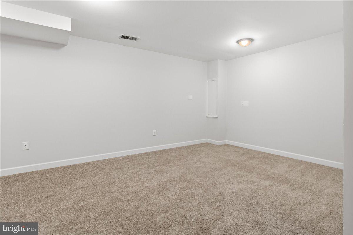 1062 KNIGHT LN, HERNDON, Virginia 20170, 3 Bedrooms Bedrooms, ,2 BathroomsBathrooms,Residential,For sale,1062 KNIGHT LN,VAFX2279858 MLS # VAFX2279858 1062 KNIGHT LN, HERNDON, Virginia 20170, 3 Bedrooms Bedrooms, ,2 BathroomsBathrooms,Residential,For sale,1062 KNIGHT LN,VAFX2279858 MLS # VAFX2279858