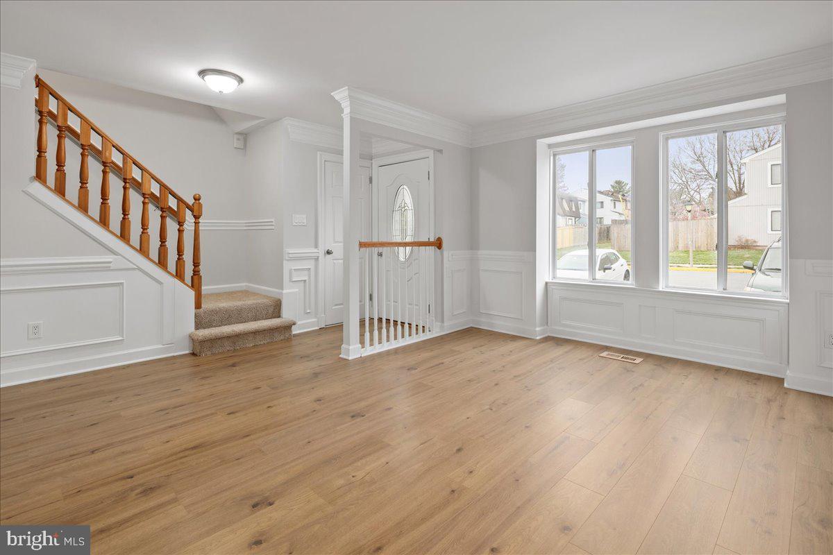 1062 KNIGHT LN, HERNDON, Virginia 20170, 3 Bedrooms Bedrooms, ,2 BathroomsBathrooms,Residential,For sale,1062 KNIGHT LN,VAFX2279858 MLS # VAFX2279858 1062 KNIGHT LN, HERNDON, Virginia 20170, 3 Bedrooms Bedrooms, ,2 BathroomsBathrooms,Residential,For sale,1062 KNIGHT LN,VAFX2279858 MLS # VAFX2279858