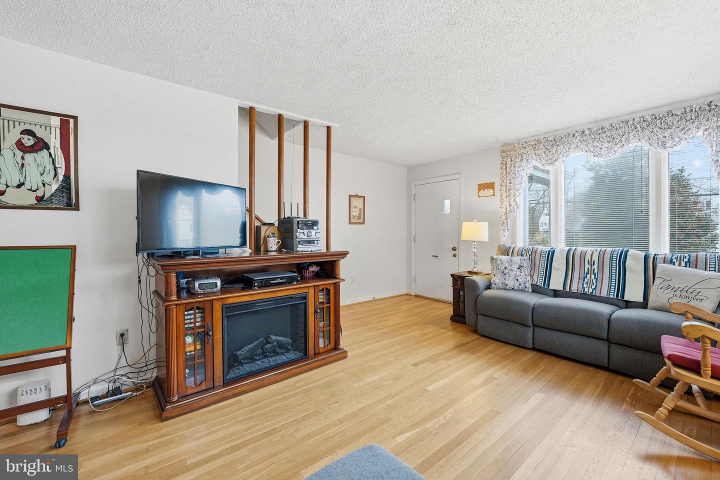 6905 RADCLIFFE DR, ALEXANDRIA, Virginia 22307, 3 Bedrooms Bedrooms, ,2 BathroomsBathrooms,Residential,For sale,6905 RADCLIFFE DR,VAFX2280550 MLS # VAFX2280550 6905 RADCLIFFE DR, ALEXANDRIA, Virginia 22307, 3 Bedrooms Bedrooms, ,2 BathroomsBathrooms,Residential,For sale,6905 RADCLIFFE DR,VAFX2280550 MLS # VAFX2280550