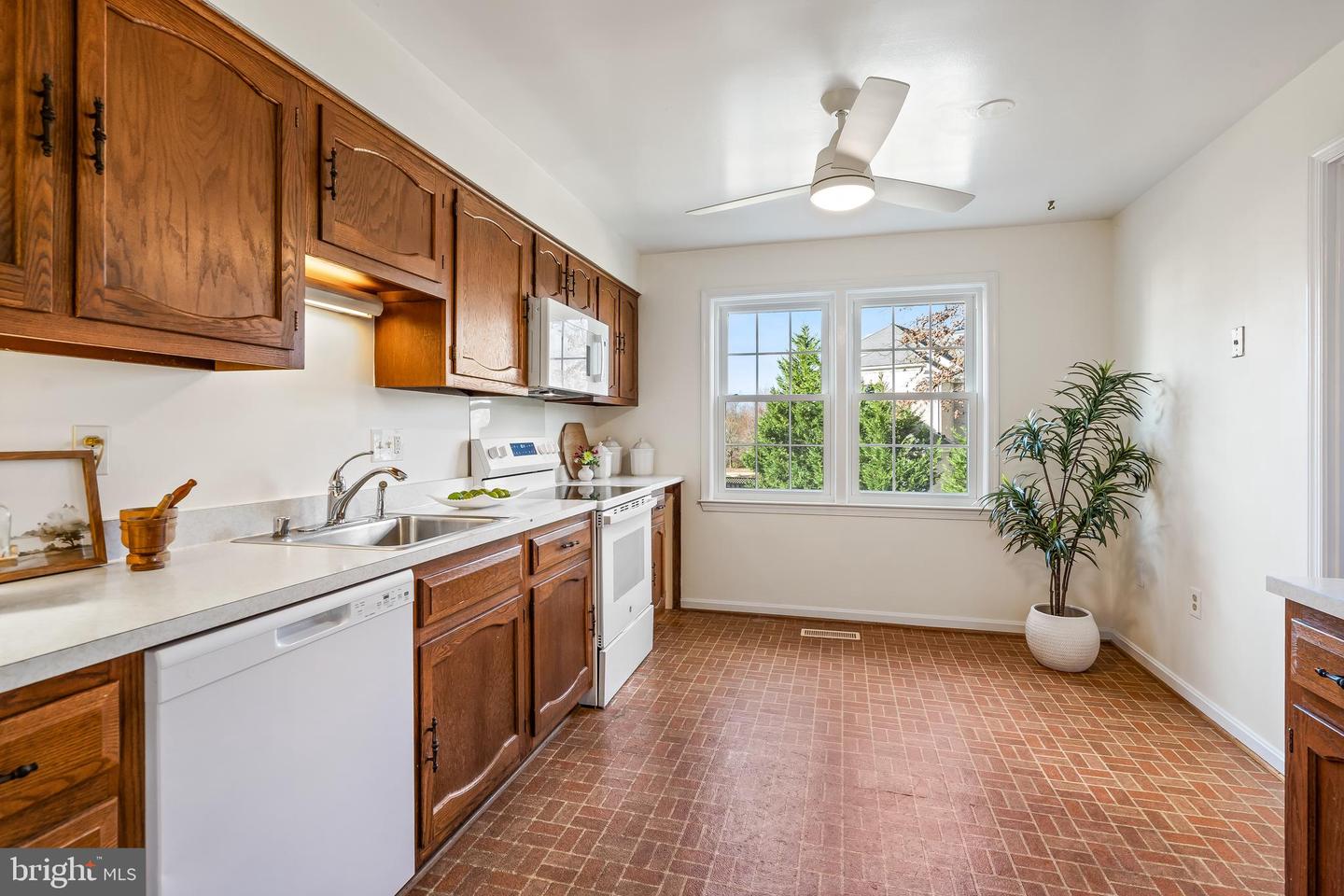 5264 BRADGEN CT, SPRINGFIELD, Virginia 22151, 4 Bedrooms Bedrooms, ,3 BathroomsBathrooms,Residential,For sale,5264 BRADGEN CT,VAFX2280814 MLS # VAFX2280814 5264 BRADGEN CT, SPRINGFIELD, Virginia 22151, 4 Bedrooms Bedrooms, ,3 BathroomsBathrooms,Residential,For sale,5264 BRADGEN CT,VAFX2280814 MLS # VAFX2280814