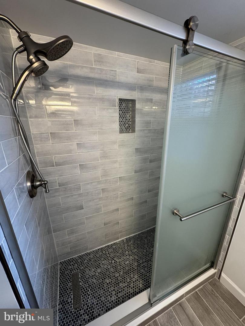 8001 HAMMOND ST, ALEXANDRIA, Virginia 22309, 5 Bedrooms Bedrooms, ,2 BathroomsBathrooms,Residential,For sale,8001 HAMMOND ST,VAFX2280958 MLS # VAFX2280958 8001 HAMMOND ST, ALEXANDRIA, Virginia 22309, 5 Bedrooms Bedrooms, ,2 BathroomsBathrooms,Residential,For sale,8001 HAMMOND ST,VAFX2280958 MLS # VAFX2280958