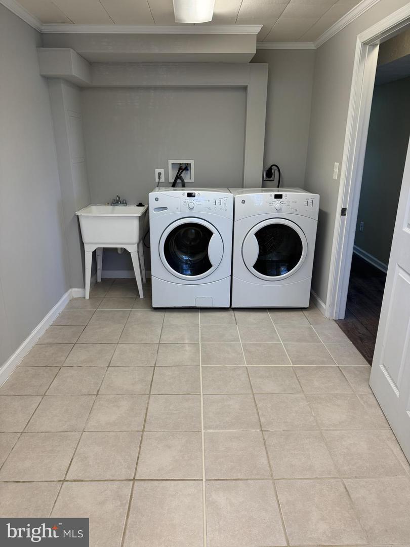 8001 HAMMOND ST, ALEXANDRIA, Virginia 22309, 5 Bedrooms Bedrooms, ,2 BathroomsBathrooms,Residential,For sale,8001 HAMMOND ST,VAFX2280958 MLS # VAFX2280958 8001 HAMMOND ST, ALEXANDRIA, Virginia 22309, 5 Bedrooms Bedrooms, ,2 BathroomsBathrooms,Residential,For sale,8001 HAMMOND ST,VAFX2280958 MLS # VAFX2280958