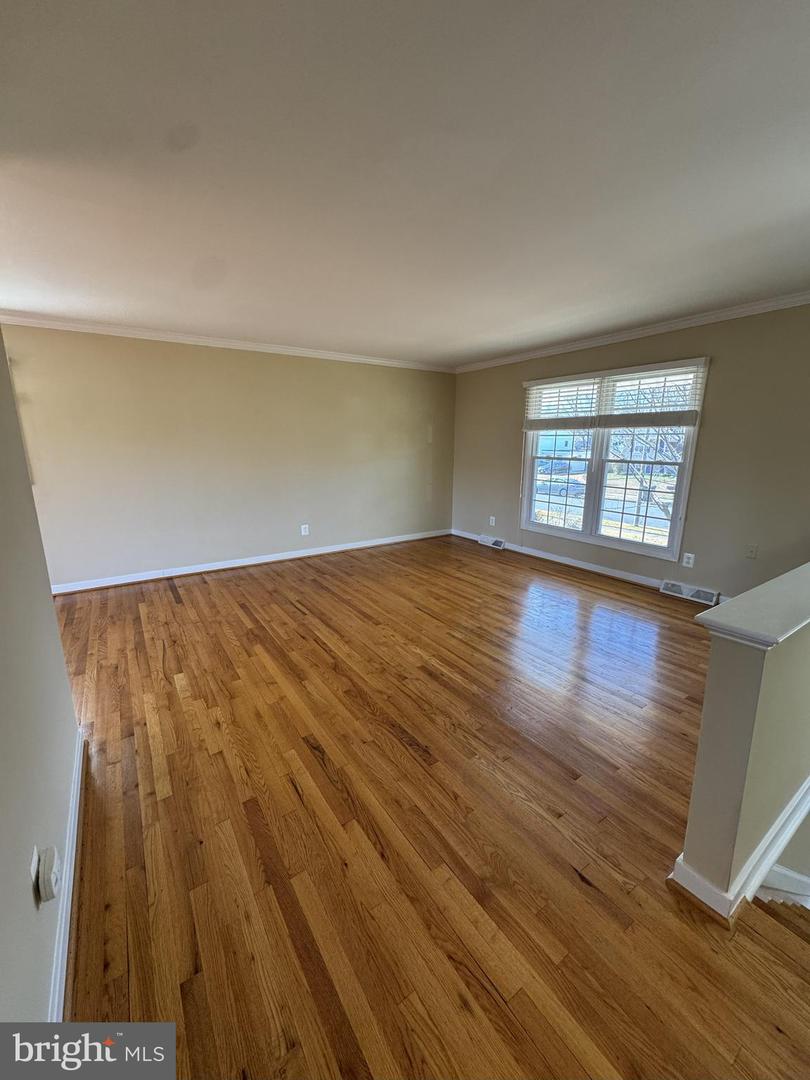 8001 HAMMOND ST, ALEXANDRIA, Virginia 22309, 5 Bedrooms Bedrooms, ,2 BathroomsBathrooms,Residential,For sale,8001 HAMMOND ST,VAFX2280958 MLS # VAFX2280958 8001 HAMMOND ST, ALEXANDRIA, Virginia 22309, 5 Bedrooms Bedrooms, ,2 BathroomsBathrooms,Residential,For sale,8001 HAMMOND ST,VAFX2280958 MLS # VAFX2280958