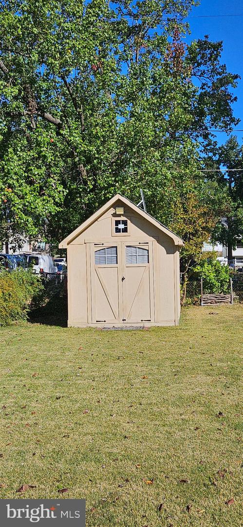 8001 HAMMOND ST, ALEXANDRIA, Virginia 22309, 5 Bedrooms Bedrooms, ,2 BathroomsBathrooms,Residential,For sale,8001 HAMMOND ST,VAFX2280958 MLS # VAFX2280958 8001 HAMMOND ST, ALEXANDRIA, Virginia 22309, 5 Bedrooms Bedrooms, ,2 BathroomsBathrooms,Residential,For sale,8001 HAMMOND ST,VAFX2280958 MLS # VAFX2280958