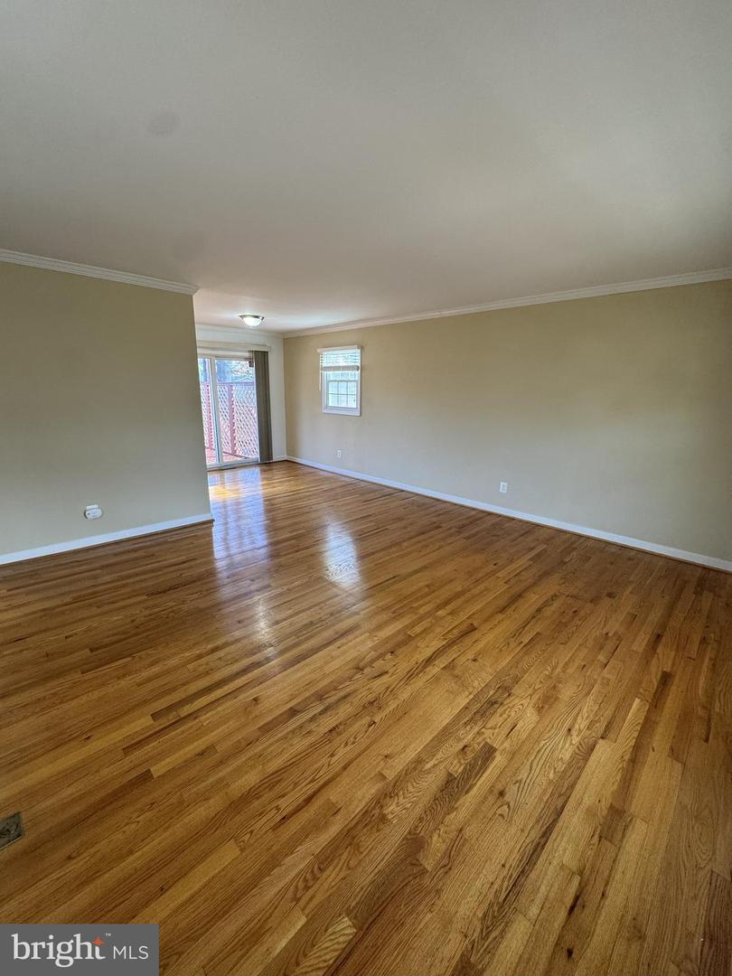 8001 HAMMOND ST, ALEXANDRIA, Virginia 22309, 5 Bedrooms Bedrooms, ,2 BathroomsBathrooms,Residential,For sale,8001 HAMMOND ST,VAFX2280958 MLS # VAFX2280958 8001 HAMMOND ST, ALEXANDRIA, Virginia 22309, 5 Bedrooms Bedrooms, ,2 BathroomsBathrooms,Residential,For sale,8001 HAMMOND ST,VAFX2280958 MLS # VAFX2280958