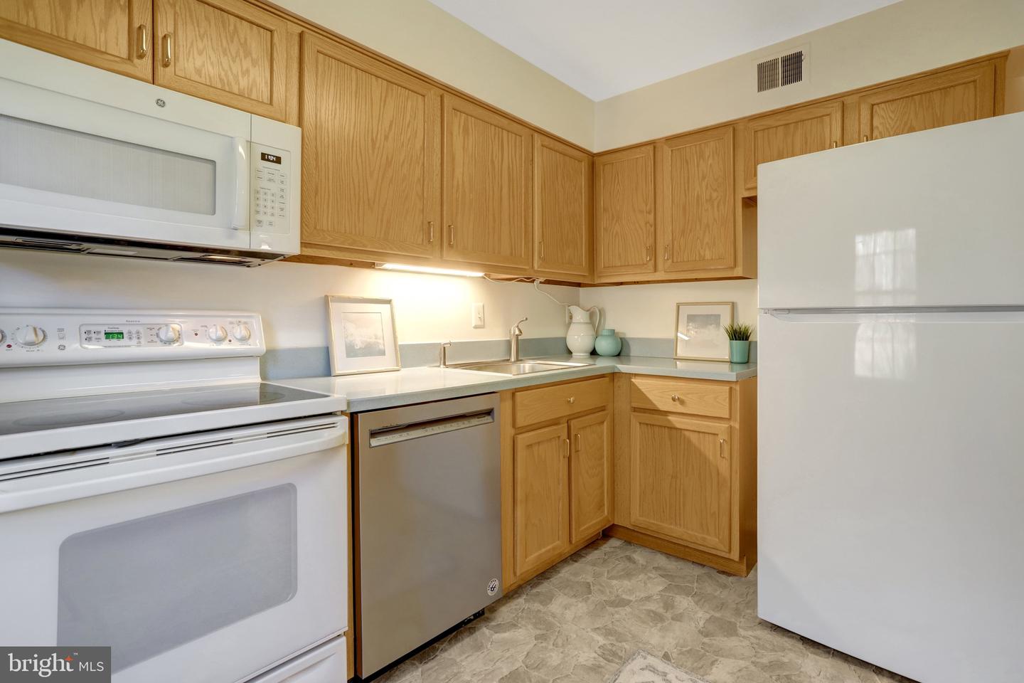 5880 LANGTON DR, ALEXANDRIA, Virginia 22310, 3 Bedrooms Bedrooms, ,2 BathroomsBathrooms,Residential,For sale,5880 LANGTON DR,VAFX2281372 MLS # VAFX2281372 5880 LANGTON DR, ALEXANDRIA, Virginia 22310, 3 Bedrooms Bedrooms, ,2 BathroomsBathrooms,Residential,For sale,5880 LANGTON DR,VAFX2281372 MLS # VAFX2281372
