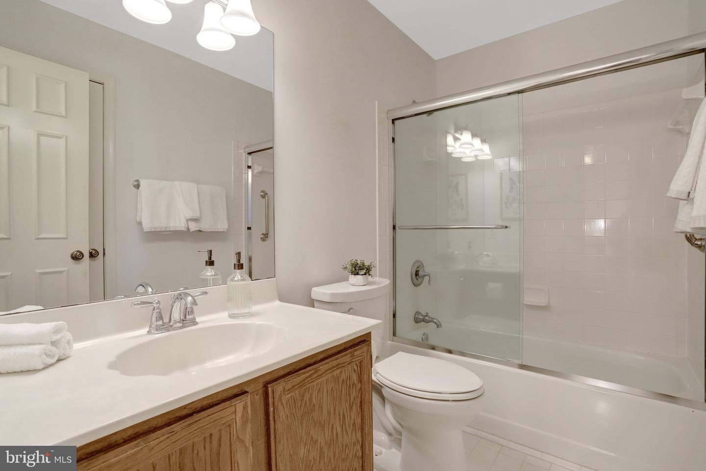 5880 LANGTON DR, ALEXANDRIA, Virginia 22310, 3 Bedrooms Bedrooms, ,2 BathroomsBathrooms,Residential,For sale,5880 LANGTON DR,VAFX2281372 MLS # VAFX2281372 5880 LANGTON DR, ALEXANDRIA, Virginia 22310, 3 Bedrooms Bedrooms, ,2 BathroomsBathrooms,Residential,For sale,5880 LANGTON DR,VAFX2281372 MLS # VAFX2281372