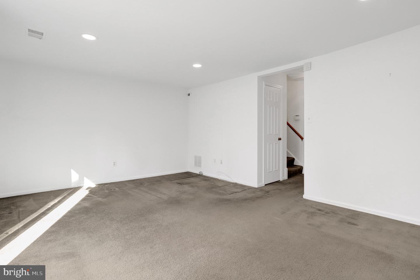 5880 LANGTON DR, ALEXANDRIA, Virginia 22310, 3 Bedrooms Bedrooms, ,2 BathroomsBathrooms,Residential,For sale,5880 LANGTON DR,VAFX2281372 MLS # VAFX2281372 5880 LANGTON DR, ALEXANDRIA, Virginia 22310, 3 Bedrooms Bedrooms, ,2 BathroomsBathrooms,Residential,For sale,5880 LANGTON DR,VAFX2281372 MLS # VAFX2281372