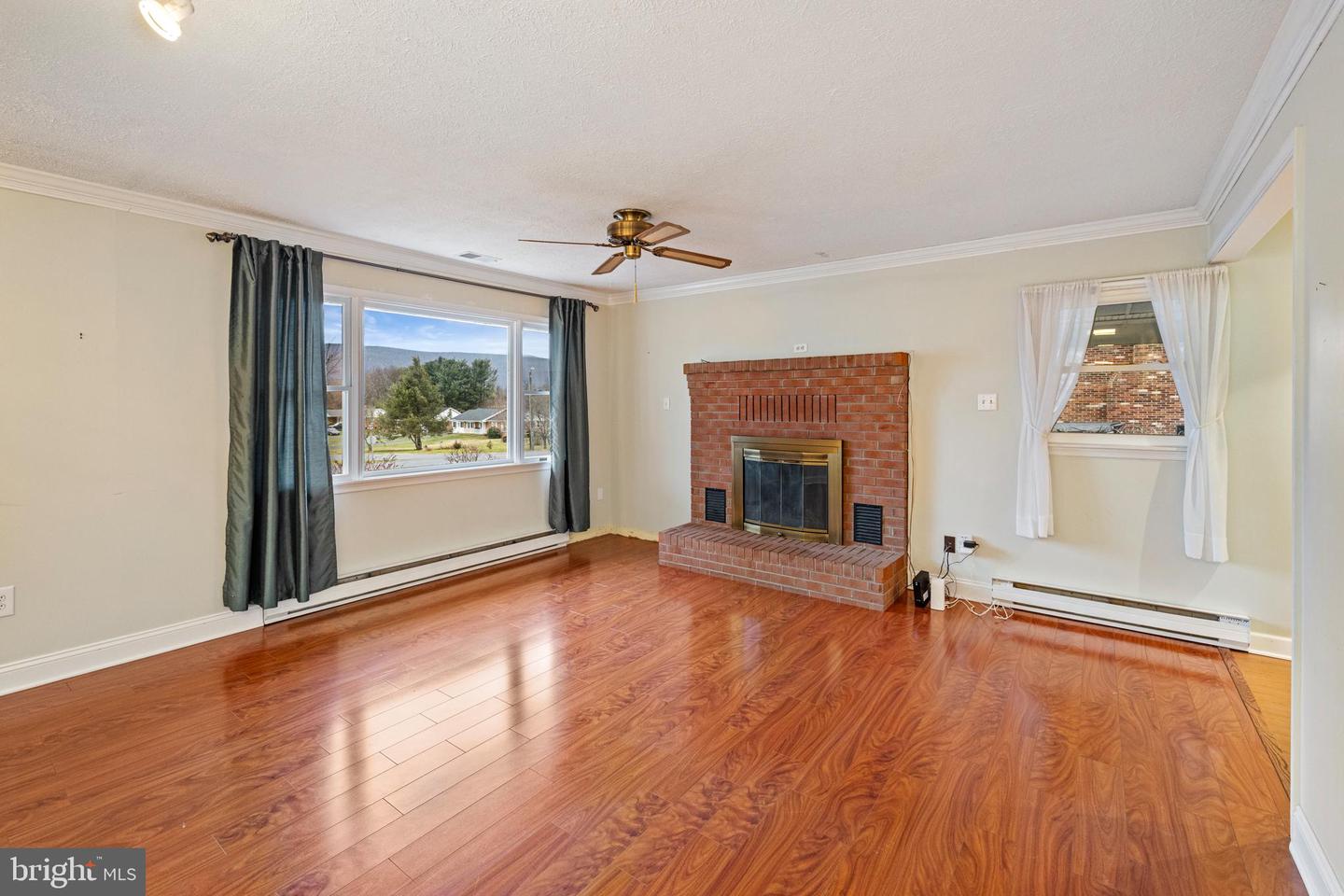 414 JACKSON ST, WOODSTOCK, Virginia 22664, 3 Bedrooms Bedrooms, ,2 BathroomsBathrooms,Residential,For sale,414 JACKSON ST,VASH2013142 MLS # VASH2013142