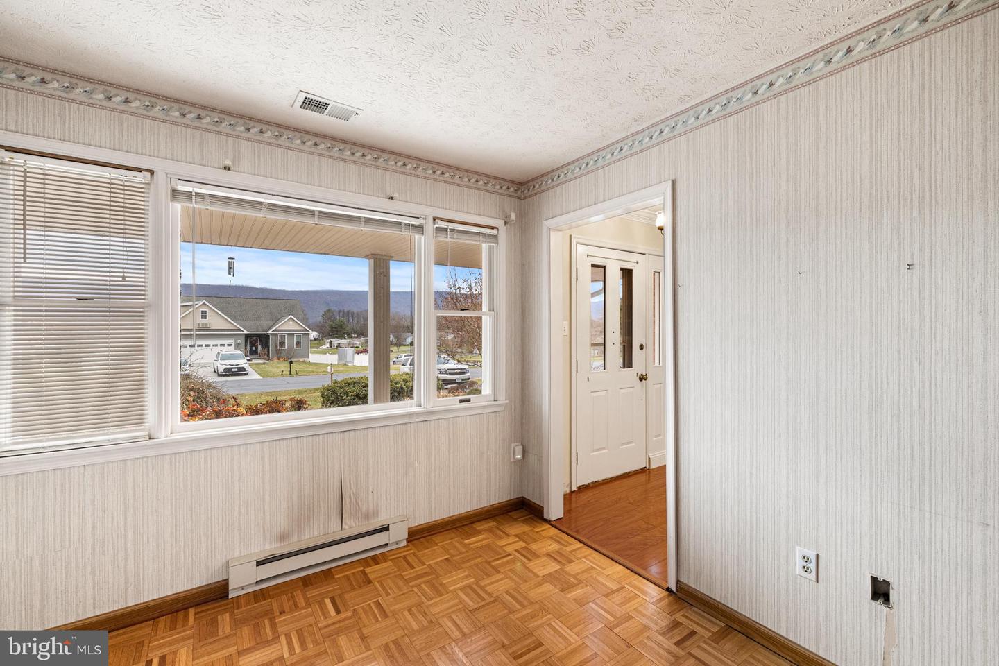 414 JACKSON ST, WOODSTOCK, Virginia 22664, 3 Bedrooms Bedrooms, ,2 BathroomsBathrooms,Residential,For sale,414 JACKSON ST,VASH2013142 MLS # VASH2013142