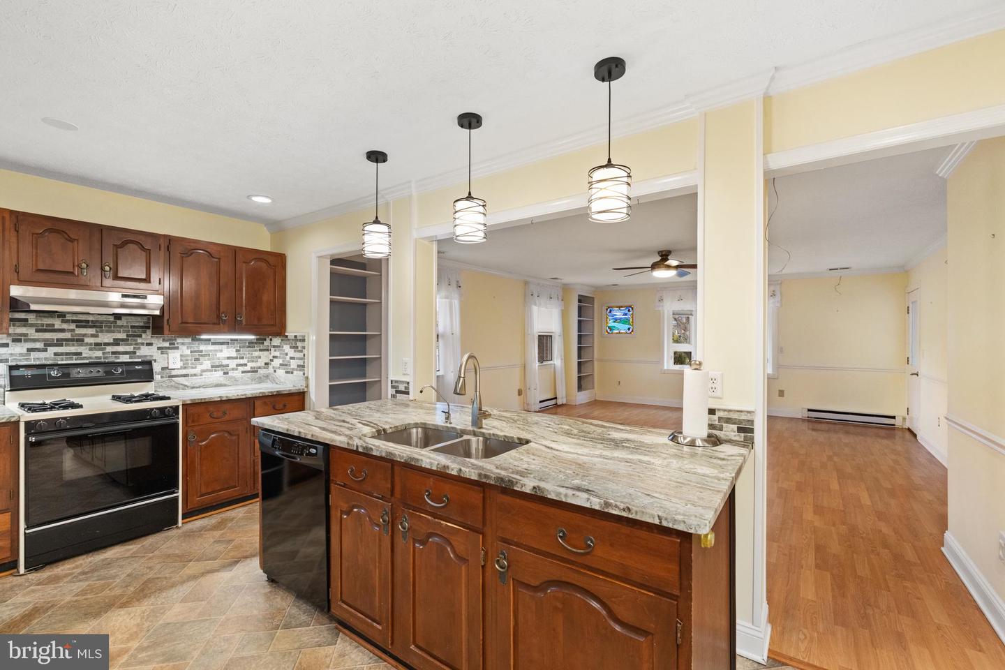 414 JACKSON ST, WOODSTOCK, Virginia 22664, 3 Bedrooms Bedrooms, ,2 BathroomsBathrooms,Residential,For sale,414 JACKSON ST,VASH2013142 MLS # VASH2013142