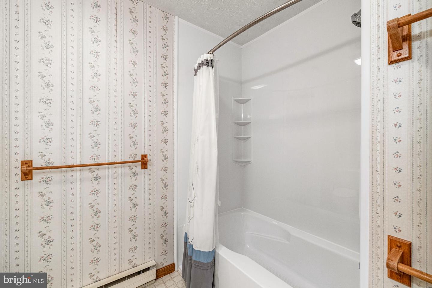 414 JACKSON ST, WOODSTOCK, Virginia 22664, 3 Bedrooms Bedrooms, ,2 BathroomsBathrooms,Residential,For sale,414 JACKSON ST,VASH2013142 MLS # VASH2013142