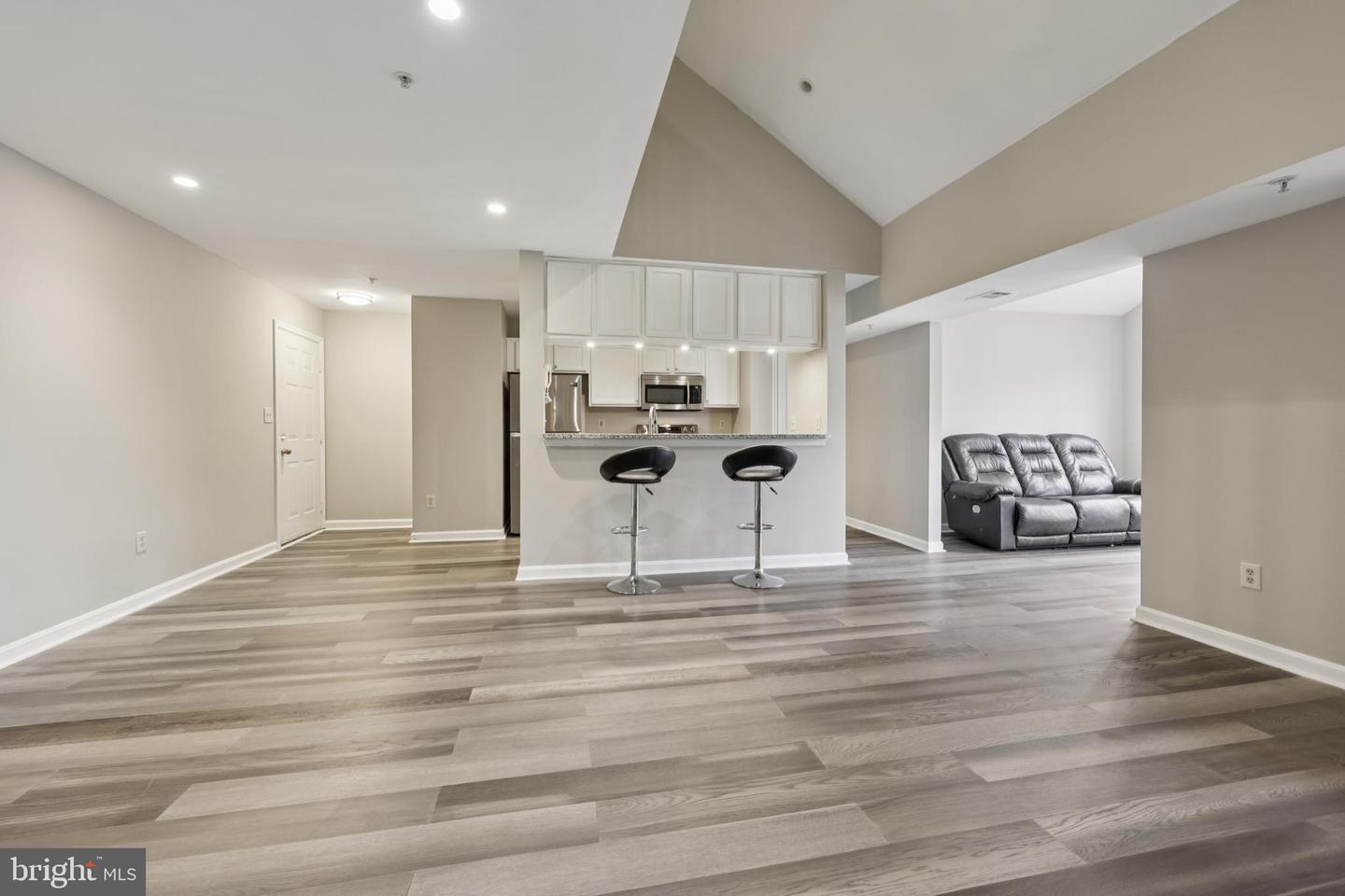 4116 MONUMENT CT #304K, FAIRFAX, Virginia 22033, 2 Bedrooms Bedrooms, ,2 BathroomsBathrooms,Residential,For sale,4116 MONUMENT CT #304K,VAFX2281378 MLS # VAFX2281378 4116 MONUMENT CT #304K, FAIRFAX, Virginia 22033, 2 Bedrooms Bedrooms, ,2 BathroomsBathrooms,Residential,For sale,4116 MONUMENT CT #304K,VAFX2281378 MLS # VAFX2281378