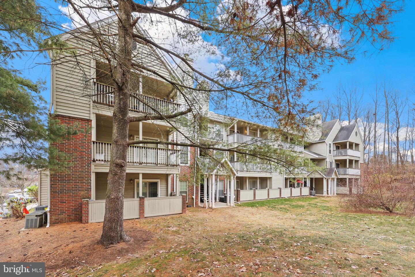 3916 PENDERVIEW DR #427, FAIRFAX, Virginia 22033, 1 Bedroom Bedrooms, ,1 BathroomBathrooms,Residential,For sale,3916 PENDERVIEW DR #427,VAFX2281550 MLS # VAFX2281550 3916 PENDERVIEW DR #427, FAIRFAX, Virginia 22033, 1 Bedroom Bedrooms, ,1 BathroomBathrooms,Residential,For sale,3916 PENDERVIEW DR #427,VAFX2281550 MLS # VAFX2281550