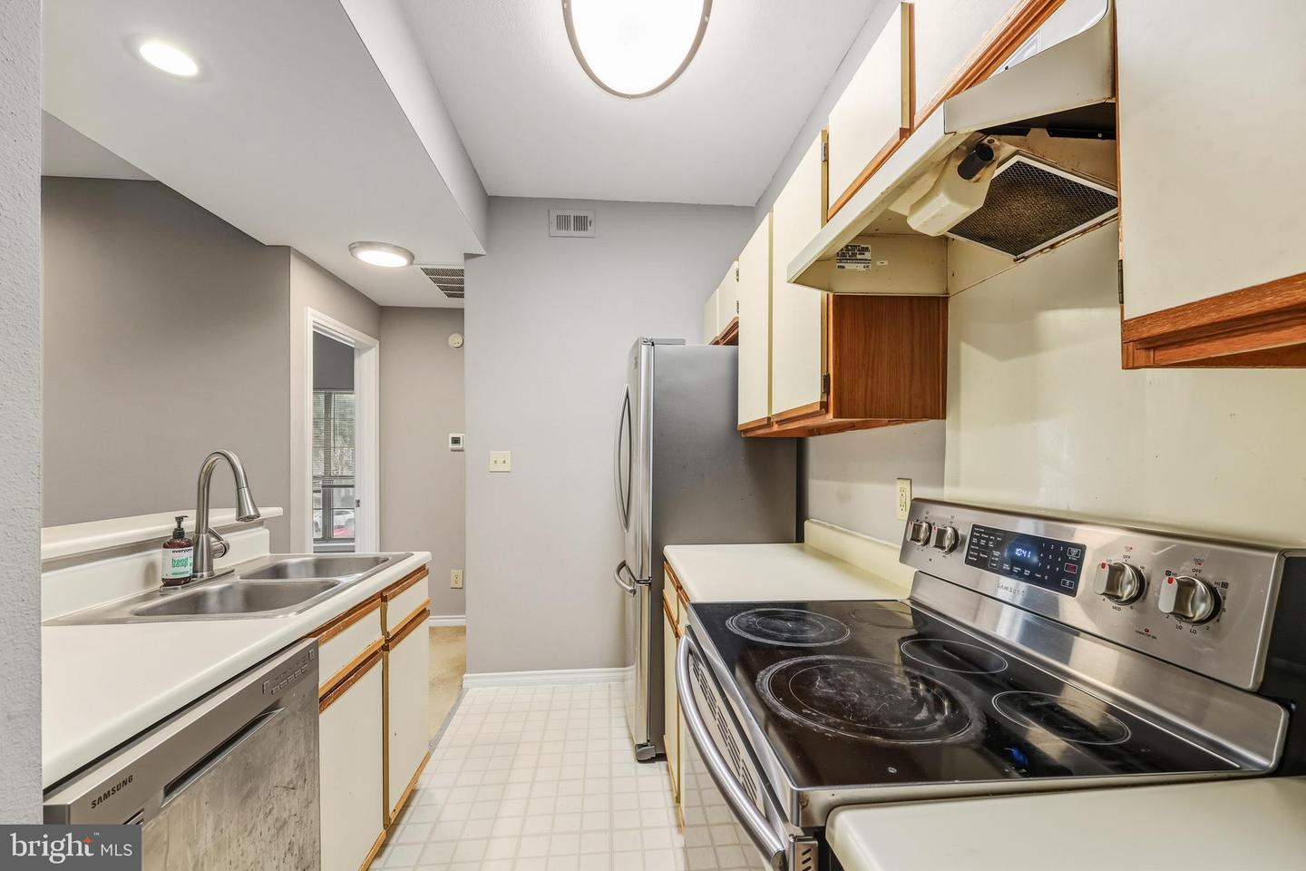 3916 PENDERVIEW DR #427, FAIRFAX, Virginia 22033, 1 Bedroom Bedrooms, ,1 BathroomBathrooms,Residential,For sale,3916 PENDERVIEW DR #427,VAFX2281550 MLS # VAFX2281550 3916 PENDERVIEW DR #427, FAIRFAX, Virginia 22033, 1 Bedroom Bedrooms, ,1 BathroomBathrooms,Residential,For sale,3916 PENDERVIEW DR #427,VAFX2281550 MLS # VAFX2281550