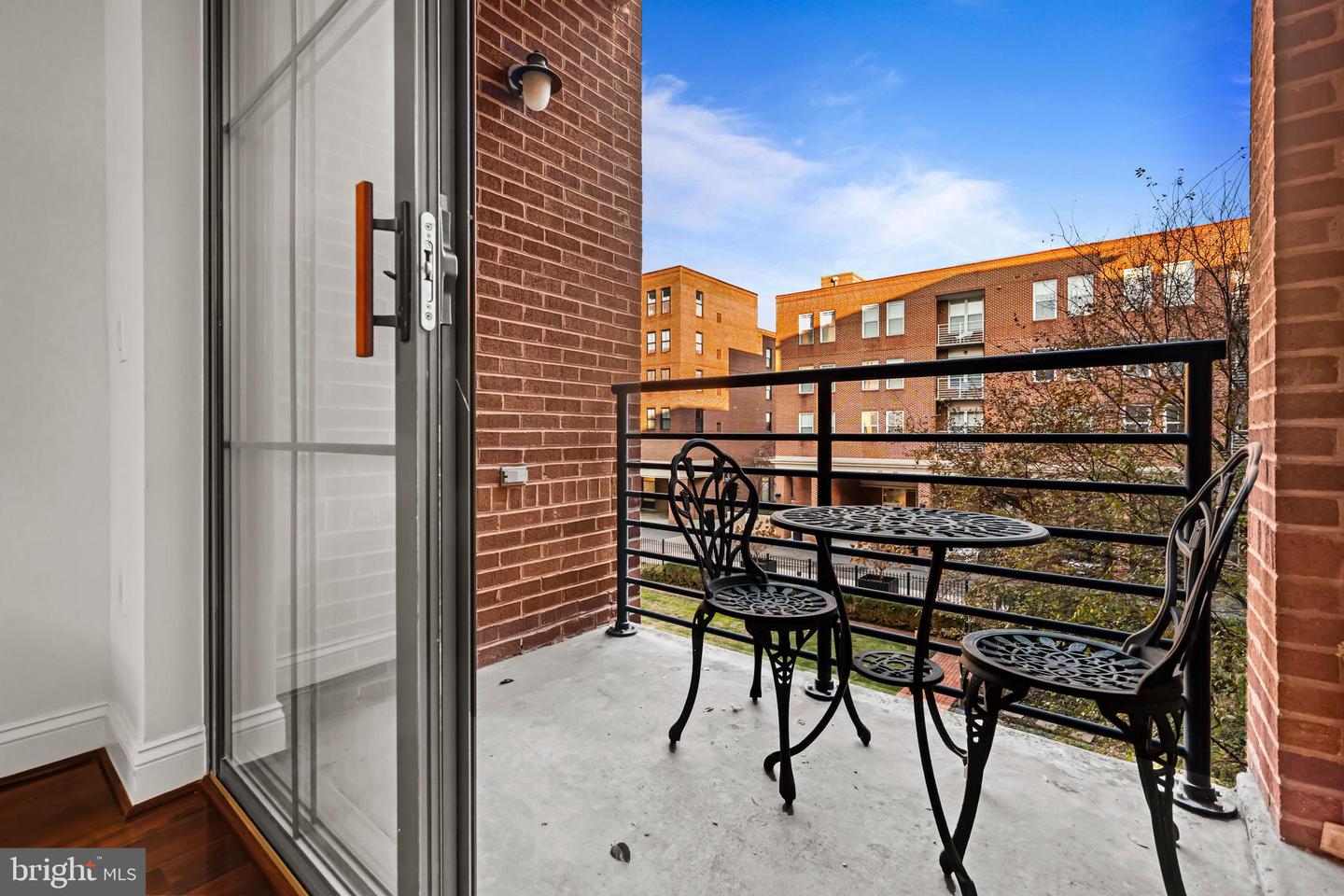 1111 ORONOCO ST #326, ALEXANDRIA, Virginia 22314, 1 Bedroom Bedrooms, ,1 BathroomBathrooms,Residential,For sale,1111 ORONOCO ST #326,VAAX2052220 MLS # VAAX2052220 1111 ORONOCO ST #326, ALEXANDRIA, Virginia 22314, 1 Bedroom Bedrooms, ,1 BathroomBathrooms,Residential,For sale,1111 ORONOCO ST #326,VAAX2052220 MLS # VAAX2052220