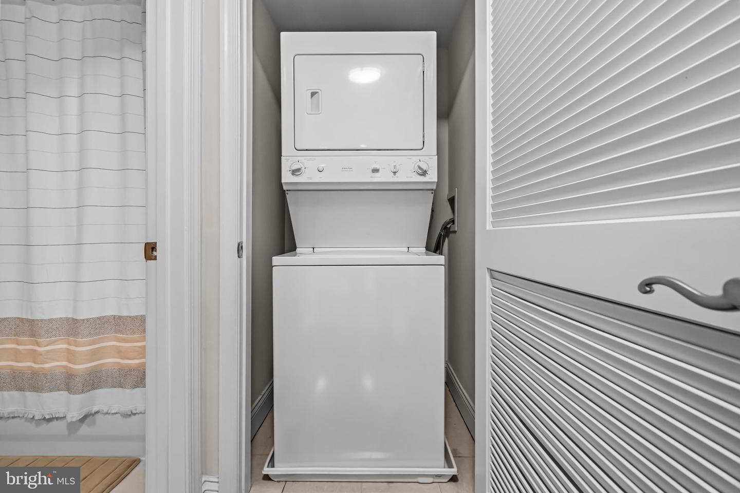 1111 ORONOCO ST #326, ALEXANDRIA, Virginia 22314, 1 Bedroom Bedrooms, ,1 BathroomBathrooms,Residential,For sale,1111 ORONOCO ST #326,VAAX2052220 MLS # VAAX2052220 1111 ORONOCO ST #326, ALEXANDRIA, Virginia 22314, 1 Bedroom Bedrooms, ,1 BathroomBathrooms,Residential,For sale,1111 ORONOCO ST #326,VAAX2052220 MLS # VAAX2052220