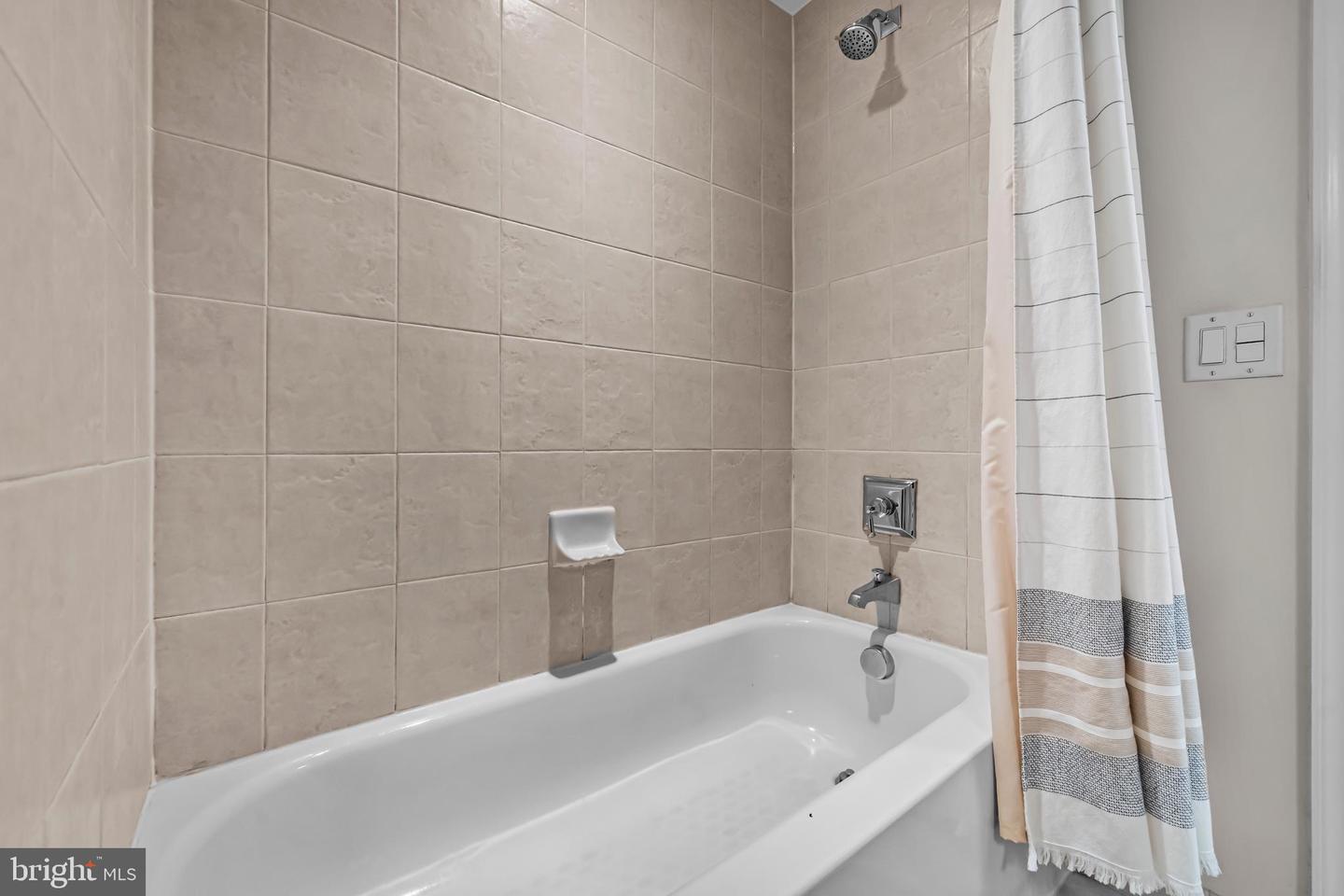 1111 ORONOCO ST #326, ALEXANDRIA, Virginia 22314, 1 Bedroom Bedrooms, ,1 BathroomBathrooms,Residential,For sale,1111 ORONOCO ST #326,VAAX2052220 MLS # VAAX2052220 1111 ORONOCO ST #326, ALEXANDRIA, Virginia 22314, 1 Bedroom Bedrooms, ,1 BathroomBathrooms,Residential,For sale,1111 ORONOCO ST #326,VAAX2052220 MLS # VAAX2052220