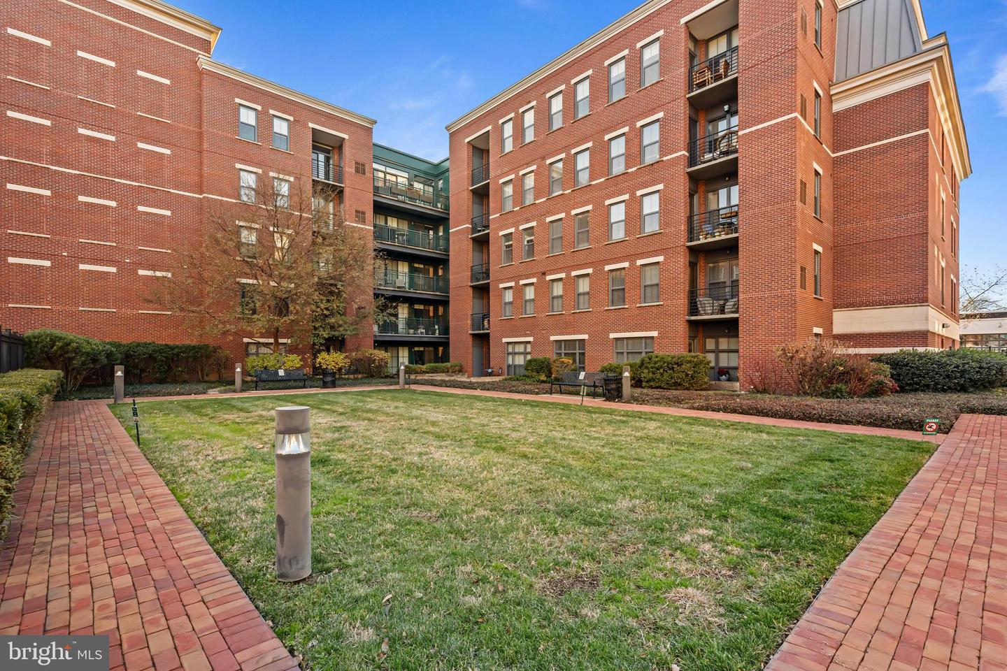 1111 ORONOCO ST #326, ALEXANDRIA, Virginia 22314, 1 Bedroom Bedrooms, ,1 BathroomBathrooms,Residential,For sale,1111 ORONOCO ST #326,VAAX2052220 MLS # VAAX2052220 1111 ORONOCO ST #326, ALEXANDRIA, Virginia 22314, 1 Bedroom Bedrooms, ,1 BathroomBathrooms,Residential,For sale,1111 ORONOCO ST #326,VAAX2052220 MLS # VAAX2052220