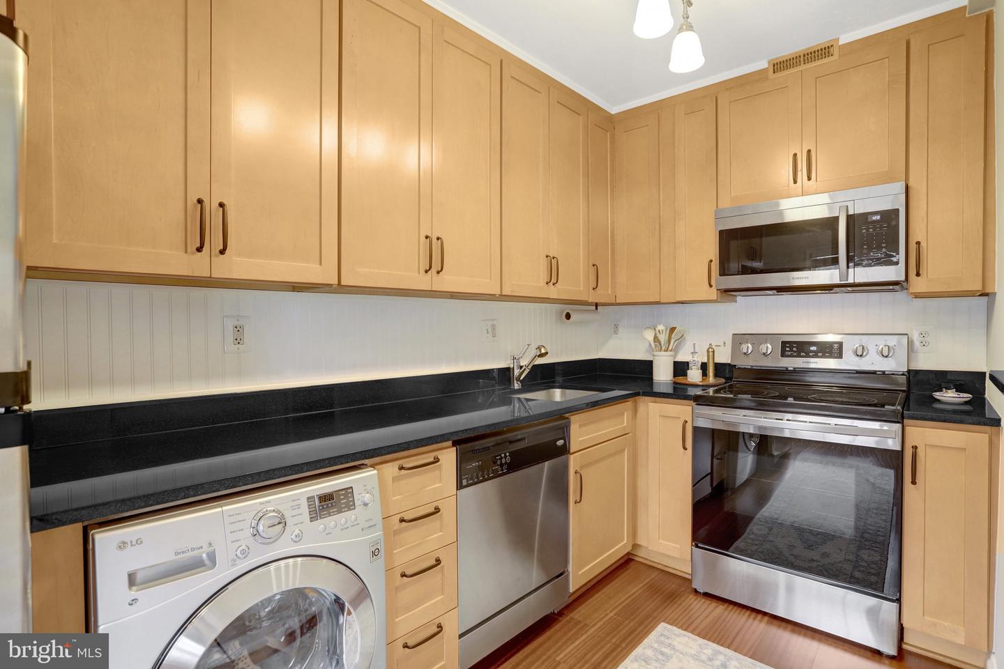 1251 E ABINGDON DR #1121, ALEXANDRIA, Virginia 22314, 1 Bedroom Bedrooms, ,1 BathroomBathrooms,Residential,For sale,1251 E ABINGDON DR #1121,VAAX2052240 MLS # VAAX2052240 1251 E ABINGDON DR #1121, ALEXANDRIA, Virginia 22314, 1 Bedroom Bedrooms, ,1 BathroomBathrooms,Residential,For sale,1251 E ABINGDON DR #1121,VAAX2052240 MLS # VAAX2052240
