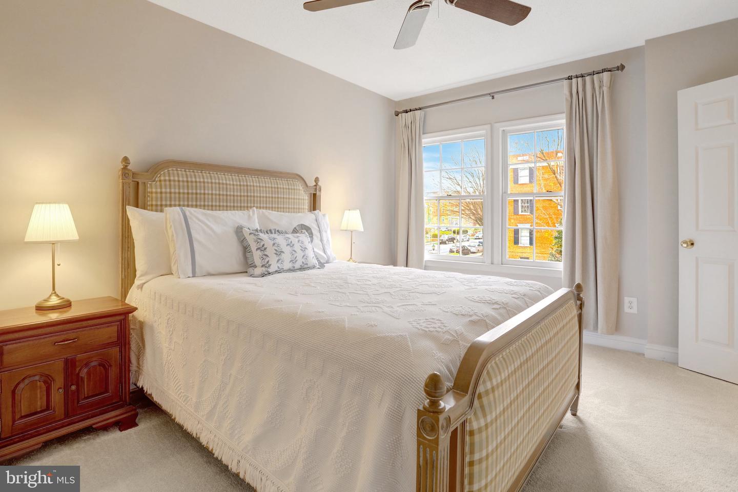 1251 E ABINGDON DR #1121, ALEXANDRIA, Virginia 22314, 1 Bedroom Bedrooms, ,1 BathroomBathrooms,Residential,For sale,1251 E ABINGDON DR #1121,VAAX2052240 MLS # VAAX2052240 1251 E ABINGDON DR #1121, ALEXANDRIA, Virginia 22314, 1 Bedroom Bedrooms, ,1 BathroomBathrooms,Residential,For sale,1251 E ABINGDON DR #1121,VAAX2052240 MLS # VAAX2052240