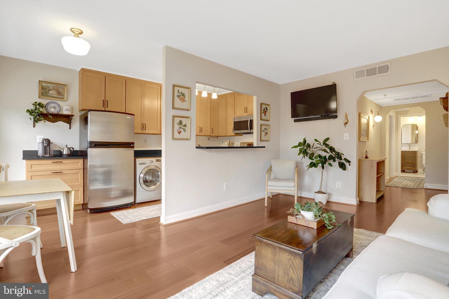 1251 E ABINGDON DR #1121, ALEXANDRIA, Virginia 22314, 1 Bedroom Bedrooms, ,1 BathroomBathrooms,Residential,For sale,1251 E ABINGDON DR #1121,VAAX2052240 MLS # VAAX2052240 1251 E ABINGDON DR #1121, ALEXANDRIA, Virginia 22314, 1 Bedroom Bedrooms, ,1 BathroomBathrooms,Residential,For sale,1251 E ABINGDON DR #1121,VAAX2052240 MLS # VAAX2052240