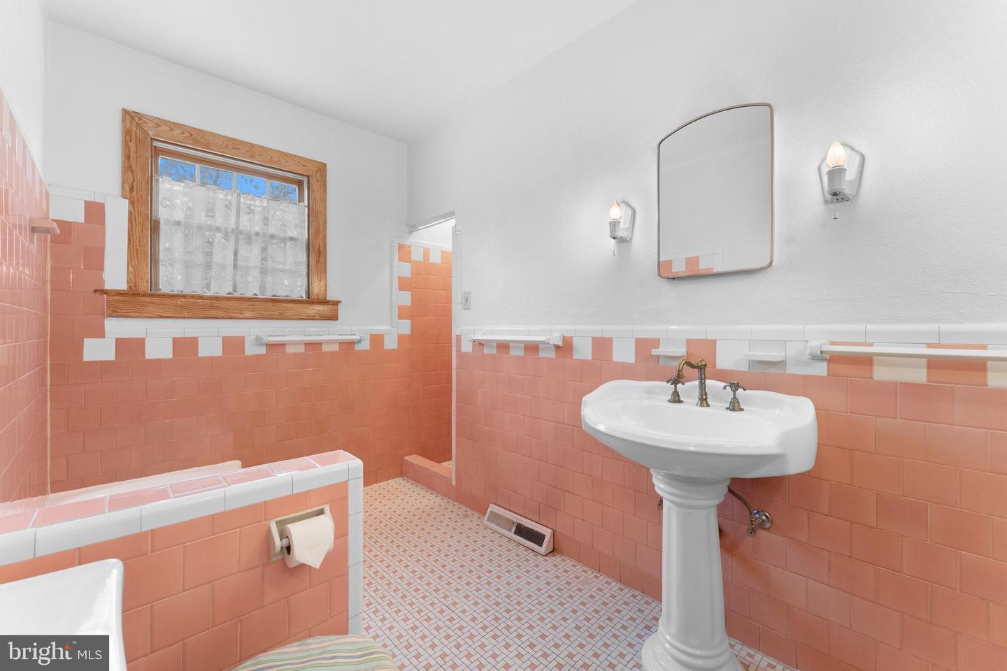 210 ELIZABETH ST, CULPEPER, Virginia 22701, 4 Bedrooms Bedrooms, ,3 BathroomsBathrooms,Residential,For sale,210 ELIZABETH ST,VACU2012198 MLS # VACU2012198 210 ELIZABETH ST, CULPEPER, Virginia 22701, 4 Bedrooms Bedrooms, ,3 BathroomsBathrooms,Residential,For sale,210 ELIZABETH ST,VACU2012198 MLS # VACU2012198