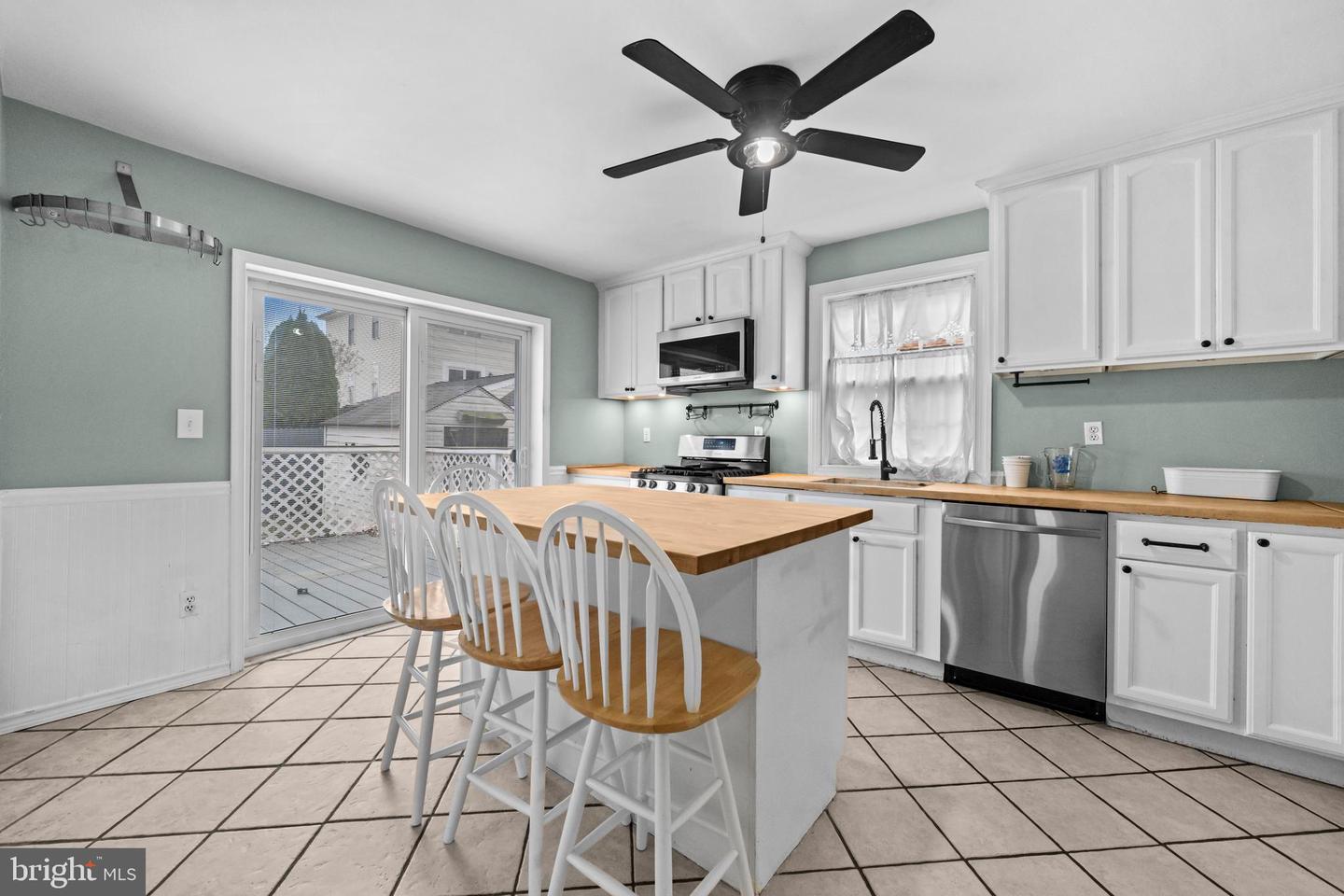 2604 1ST ST S, ARLINGTON, Virginia 22204, 4 Bedrooms Bedrooms, 10 Rooms Rooms,3 BathroomsBathrooms,Residential,For sale,2604 1ST ST S,VAAR2066698 MLS # VAAR2066698 2604 1ST ST S, ARLINGTON, Virginia 22204, 4 Bedrooms Bedrooms, 10 Rooms Rooms,3 BathroomsBathrooms,Residential,For sale,2604 1ST ST S,VAAR2066698 MLS # VAAR2066698