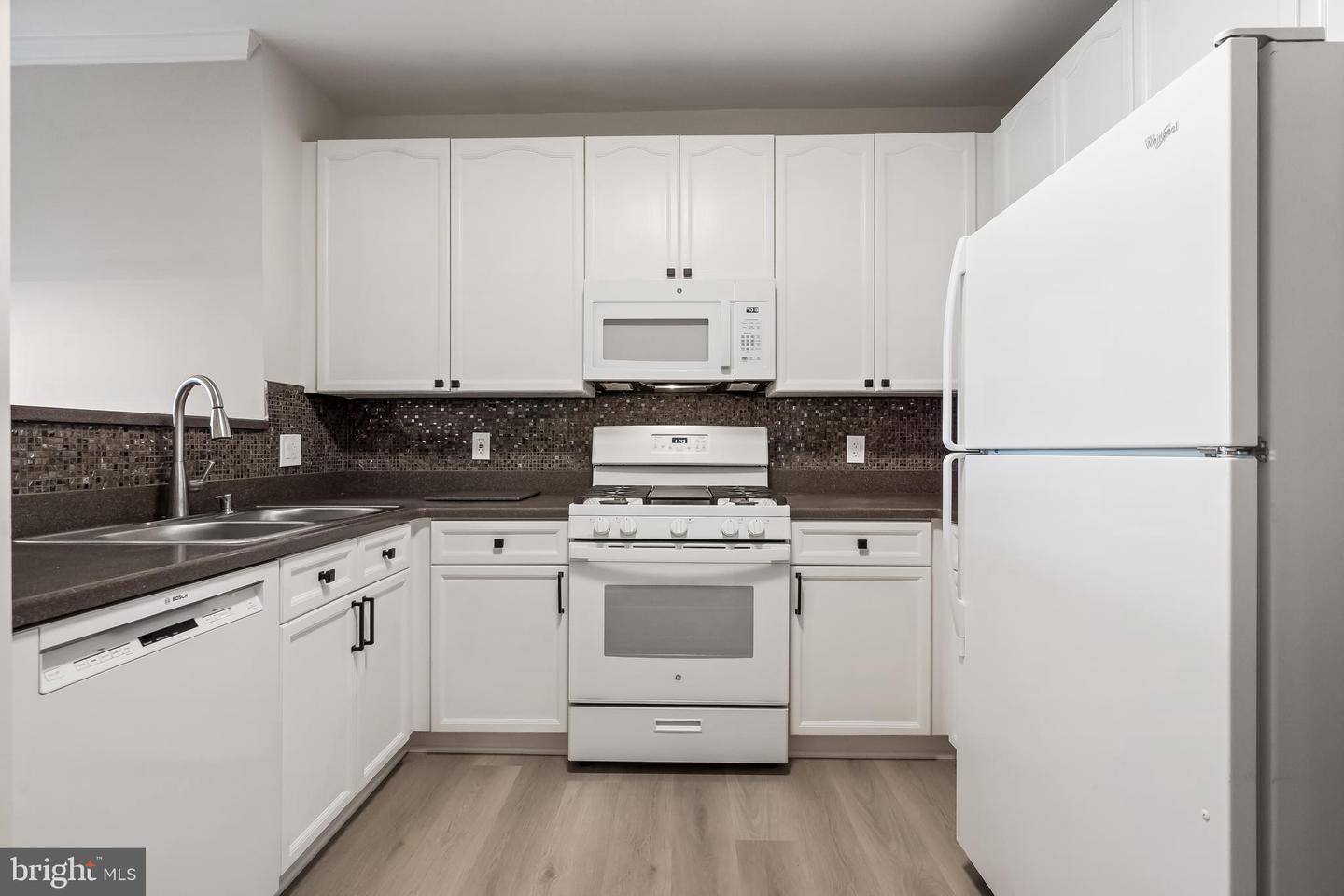 2700 BELLFOREST CT #210, VIENNA, Virginia 22180, 2 Bedrooms Bedrooms, ,1 BathroomBathrooms,Residential,For sale,2700 BELLFOREST CT #210,VAFX2281916 MLS # VAFX2281916 2700 BELLFOREST CT #210, VIENNA, Virginia 22180, 2 Bedrooms Bedrooms, ,1 BathroomBathrooms,Residential,For sale,2700 BELLFOREST CT #210,VAFX2281916 MLS # VAFX2281916