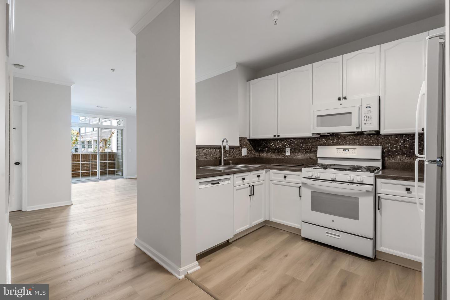 2700 BELLFOREST CT #210, VIENNA, Virginia 22180, 2 Bedrooms Bedrooms, ,1 BathroomBathrooms,Residential,For sale,2700 BELLFOREST CT #210,VAFX2281916 MLS # VAFX2281916 2700 BELLFOREST CT #210, VIENNA, Virginia 22180, 2 Bedrooms Bedrooms, ,1 BathroomBathrooms,Residential,For sale,2700 BELLFOREST CT #210,VAFX2281916 MLS # VAFX2281916