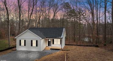 106 NEEDWOOD DR, RUTHER GLEN, Virginia 22546, 3 Bedrooms Bedrooms, ,2 BathroomsBathrooms,Residential,For sale,106 NEEDWOOD DR,VACV2009260 MLS # VACV2009260