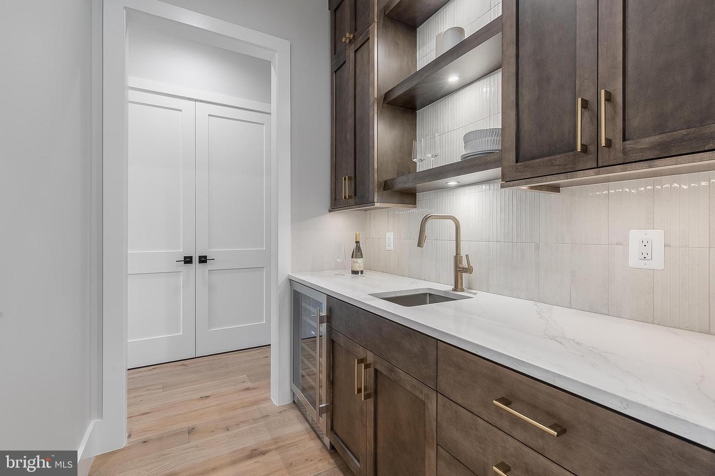 809 N KENMORE ST, ARLINGTON, Virginia 22201, 6 Bedrooms Bedrooms, ,6 BathroomsBathrooms,Residential,For sale,809 N KENMORE ST,VAAR2066792 MLS # VAAR2066792 809 N KENMORE ST, ARLINGTON, Virginia 22201, 6 Bedrooms Bedrooms, ,6 BathroomsBathrooms,Residential,For sale,809 N KENMORE ST,VAAR2066792 MLS # VAAR2066792