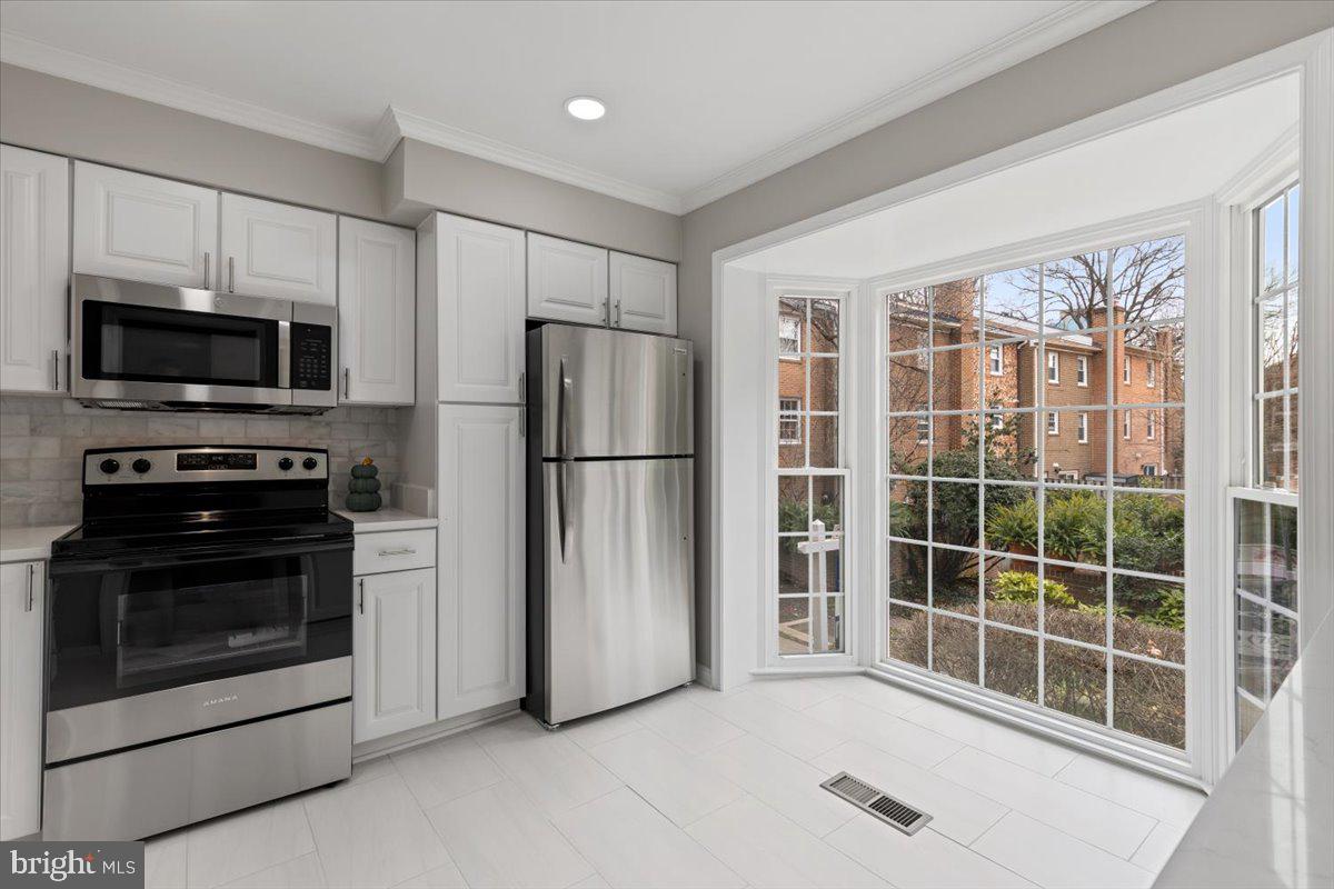 2694 CENTENNIAL CT #54, ALEXANDRIA, Virginia 22311, 3 Bedrooms Bedrooms, ,3 BathroomsBathrooms,Residential,For sale,2694 CENTENNIAL CT #54,VAAX2052332 MLS # VAAX2052332 2694 CENTENNIAL CT #54, ALEXANDRIA, Virginia 22311, 3 Bedrooms Bedrooms, ,3 BathroomsBathrooms,Residential,For sale,2694 CENTENNIAL CT #54,VAAX2052332 MLS # VAAX2052332