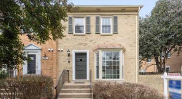 2694 CENTENNIAL CT #54, ALEXANDRIA, Virginia 22311, 3 Bedrooms Bedrooms, ,3 BathroomsBathrooms,Residential,For sale,2694 CENTENNIAL CT #54,VAAX2052332 MLS # VAAX2052332