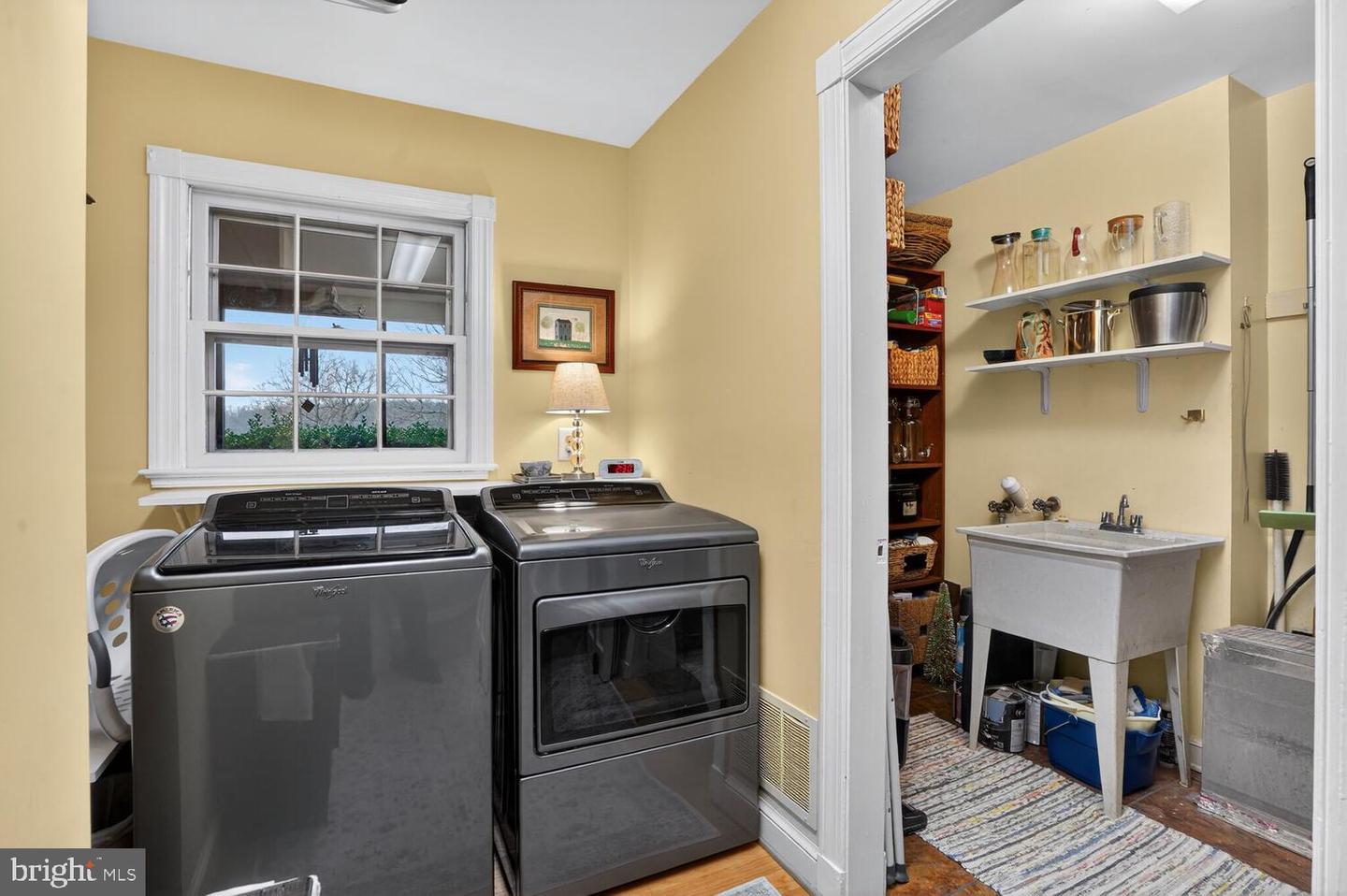 6195 LERNER LN, BROAD RUN, Virginia 20137, 4 Bedrooms Bedrooms, ,2 BathroomsBathrooms,Residential,For sale,6195 LERNER LN,VAFQ2019888 MLS # VAFQ2019888 6195 LERNER LN, BROAD RUN, Virginia 20137, 4 Bedrooms Bedrooms, ,2 BathroomsBathrooms,Residential,For sale,6195 LERNER LN,VAFQ2019888 MLS # VAFQ2019888