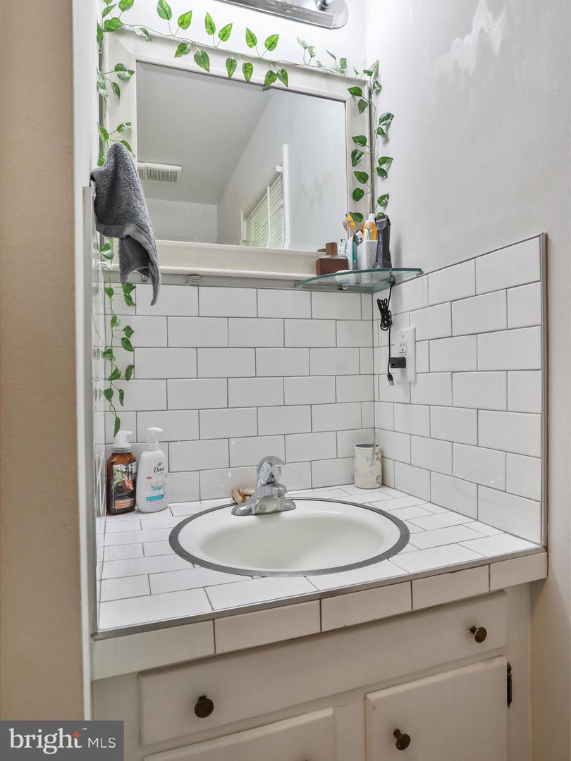 37 AND 41 HEADWATERS RD, CHESTER GAP, Virginia 22623, 5 Bedrooms Bedrooms, ,4 BathroomsBathrooms,Residential,For sale,37 AND 41 HEADWATERS RD,VARP2002142 MLS # VARP2002142 37 AND 41 HEADWATERS RD, CHESTER GAP, Virginia 22623, 5 Bedrooms Bedrooms, ,4 BathroomsBathrooms,Residential,For sale,37 AND 41 HEADWATERS RD,VARP2002142 MLS # VARP2002142