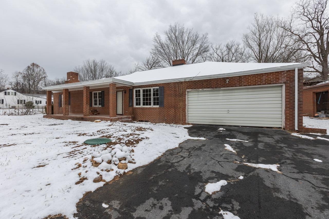 10840 RAWLEY PIKE, HINTON, Virginia 22831, 3 Bedrooms Bedrooms, ,1 BathroomBathrooms,Residential,10840 RAWLEY PIKE,671781 MLS # 671781 10840 RAWLEY PIKE, HINTON, Virginia 22831, 3 Bedrooms Bedrooms, ,1 BathroomBathrooms,Residential,10840 RAWLEY PIKE,671781 MLS # 671781