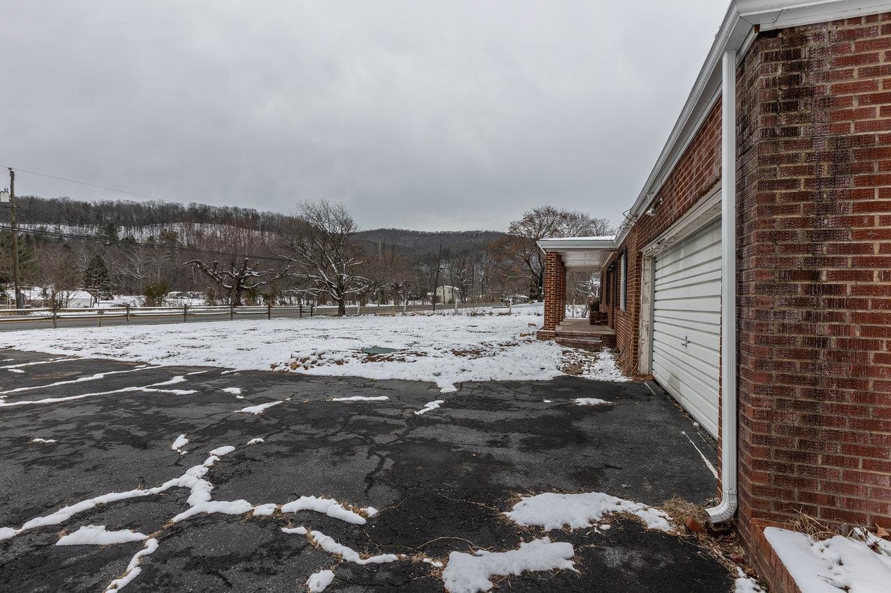 10840 RAWLEY PIKE, HINTON, Virginia 22831, 3 Bedrooms Bedrooms, ,1 BathroomBathrooms,Residential,10840 RAWLEY PIKE,671781 MLS # 671781 10840 RAWLEY PIKE, HINTON, Virginia 22831, 3 Bedrooms Bedrooms, ,1 BathroomBathrooms,Residential,10840 RAWLEY PIKE,671781 MLS # 671781