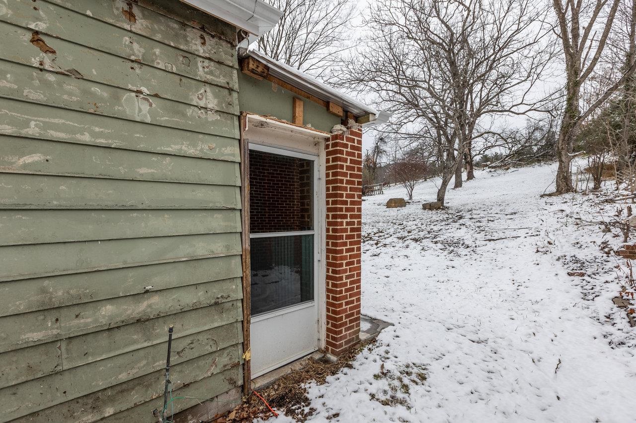 10840 RAWLEY PIKE, HINTON, Virginia 22831, 3 Bedrooms Bedrooms, ,1 BathroomBathrooms,Residential,10840 RAWLEY PIKE,671781 MLS # 671781 10840 RAWLEY PIKE, HINTON, Virginia 22831, 3 Bedrooms Bedrooms, ,1 BathroomBathrooms,Residential,10840 RAWLEY PIKE,671781 MLS # 671781