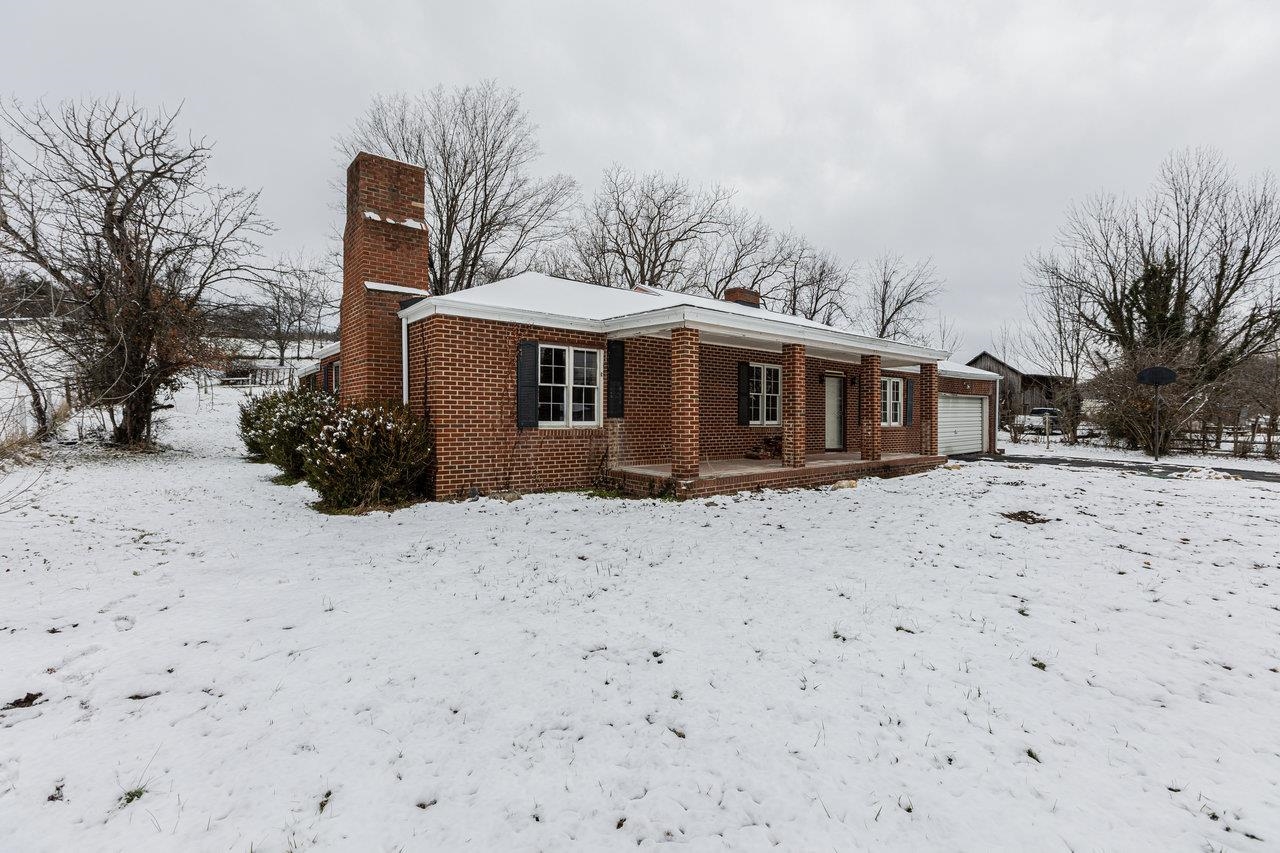 10840 RAWLEY PIKE, HINTON, Virginia 22831, 3 Bedrooms Bedrooms, ,1 BathroomBathrooms,Residential,10840 RAWLEY PIKE,671781 MLS # 671781 10840 RAWLEY PIKE, HINTON, Virginia 22831, 3 Bedrooms Bedrooms, ,1 BathroomBathrooms,Residential,10840 RAWLEY PIKE,671781 MLS # 671781