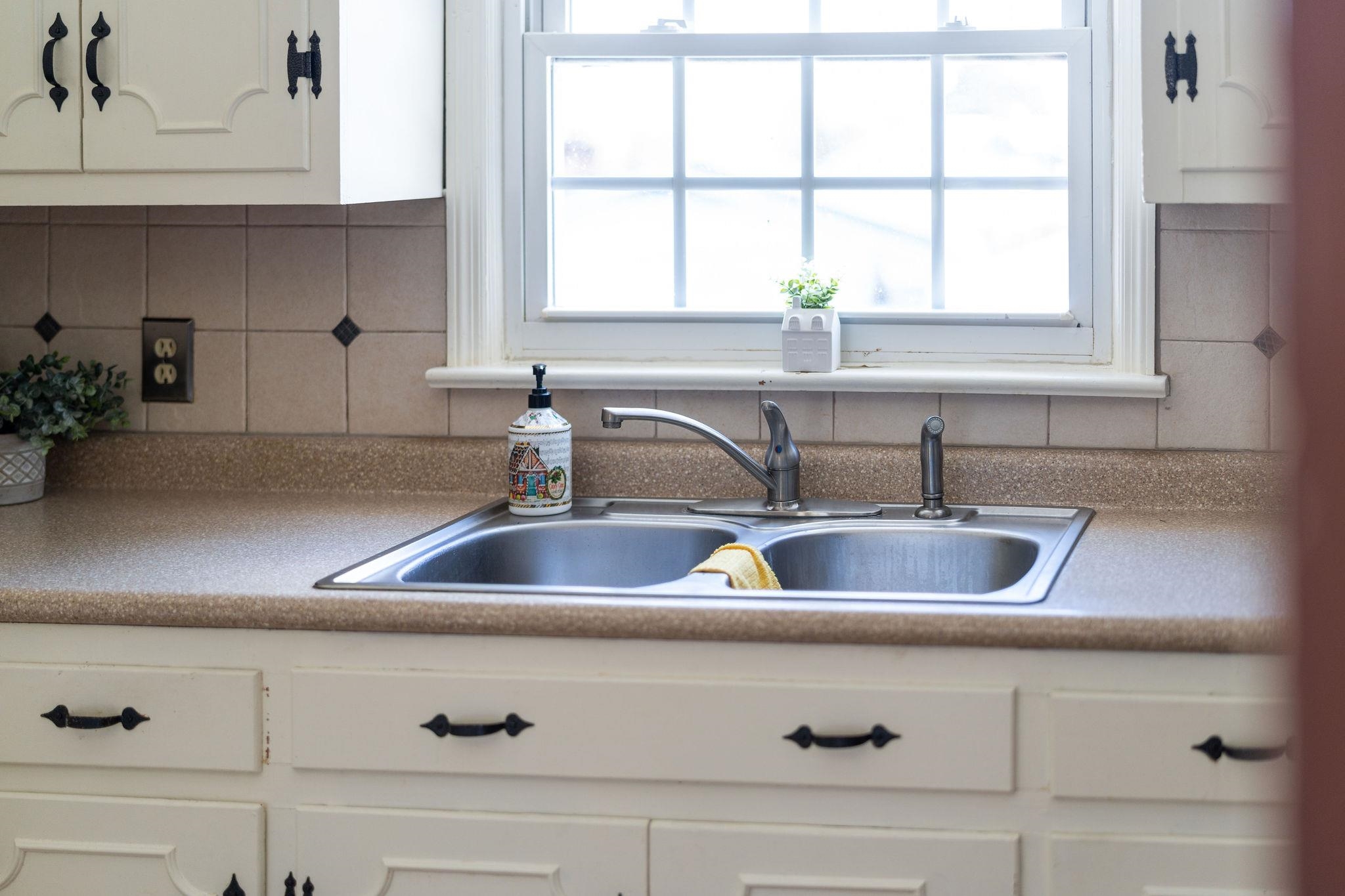 2 MCCORMICK ST, LEXINGTON, Virginia 24450, 3 Bedrooms Bedrooms, ,2 BathroomsBathrooms,Residential,2 MCCORMICK ST,671784 MLS # 671784 2 MCCORMICK ST, LEXINGTON, Virginia 24450, 3 Bedrooms Bedrooms, ,2 BathroomsBathrooms,Residential,2 MCCORMICK ST,671784 MLS # 671784