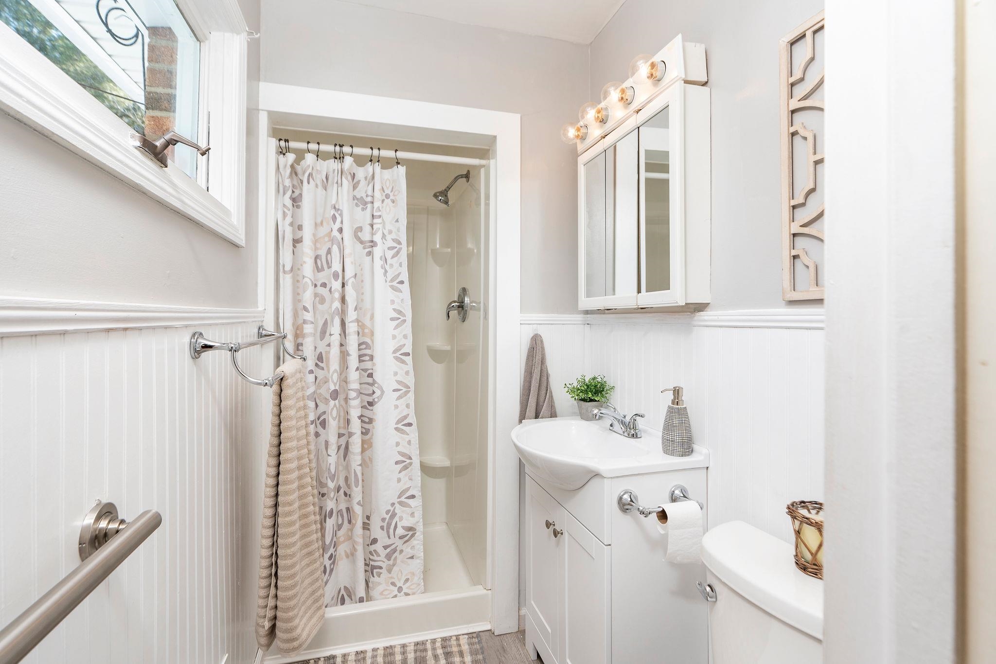 2 MCCORMICK ST, LEXINGTON, Virginia 24450, 3 Bedrooms Bedrooms, ,2 BathroomsBathrooms,Residential,2 MCCORMICK ST,671784 MLS # 671784 2 MCCORMICK ST, LEXINGTON, Virginia 24450, 3 Bedrooms Bedrooms, ,2 BathroomsBathrooms,Residential,2 MCCORMICK ST,671784 MLS # 671784