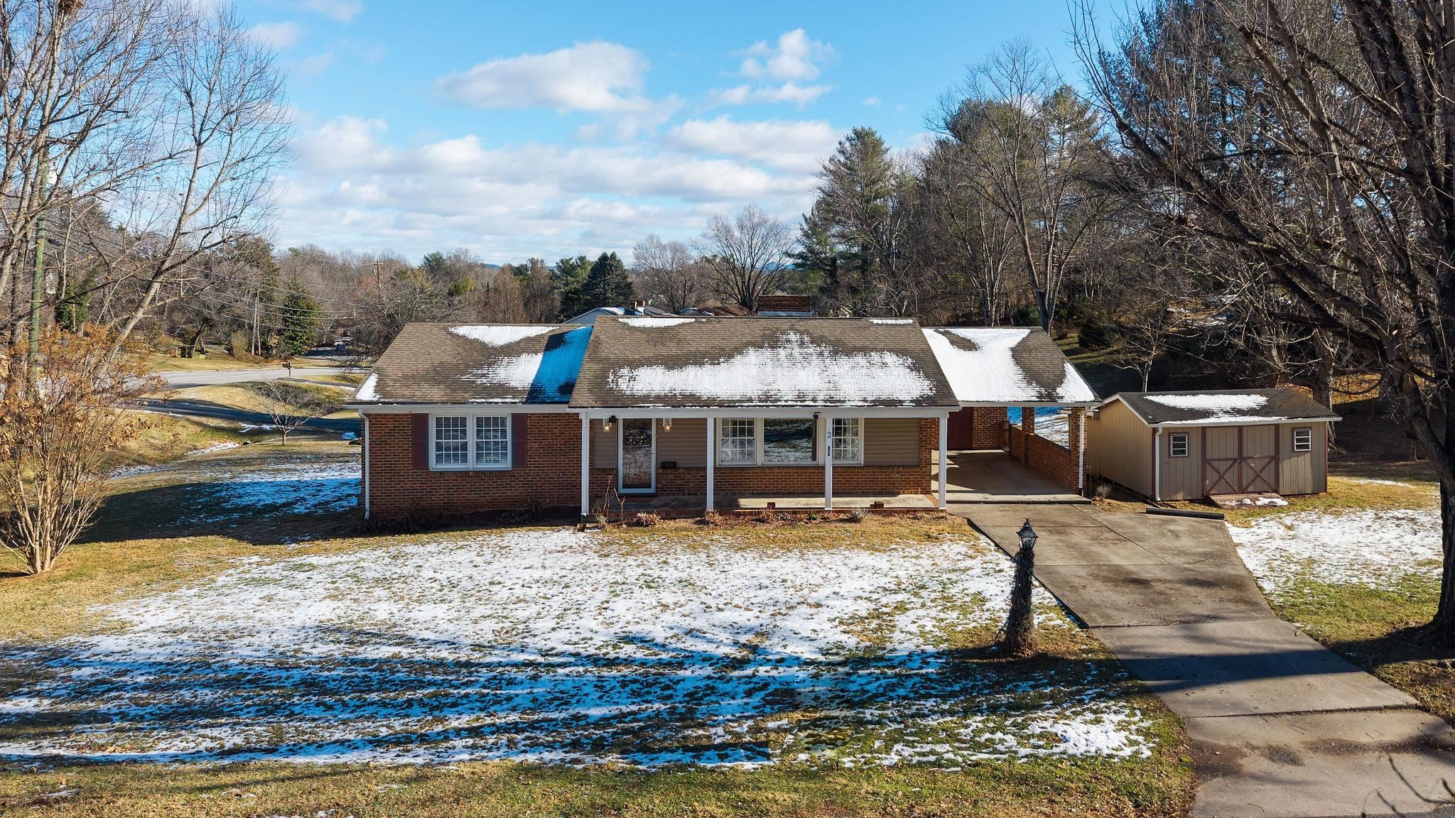 2 MCCORMICK ST, LEXINGTON, Virginia 24450, 3 Bedrooms Bedrooms, ,2 BathroomsBathrooms,Residential,2 MCCORMICK ST,671784 MLS # 671784 2 MCCORMICK ST, LEXINGTON, Virginia 24450, 3 Bedrooms Bedrooms, ,2 BathroomsBathrooms,Residential,2 MCCORMICK ST,671784 MLS # 671784