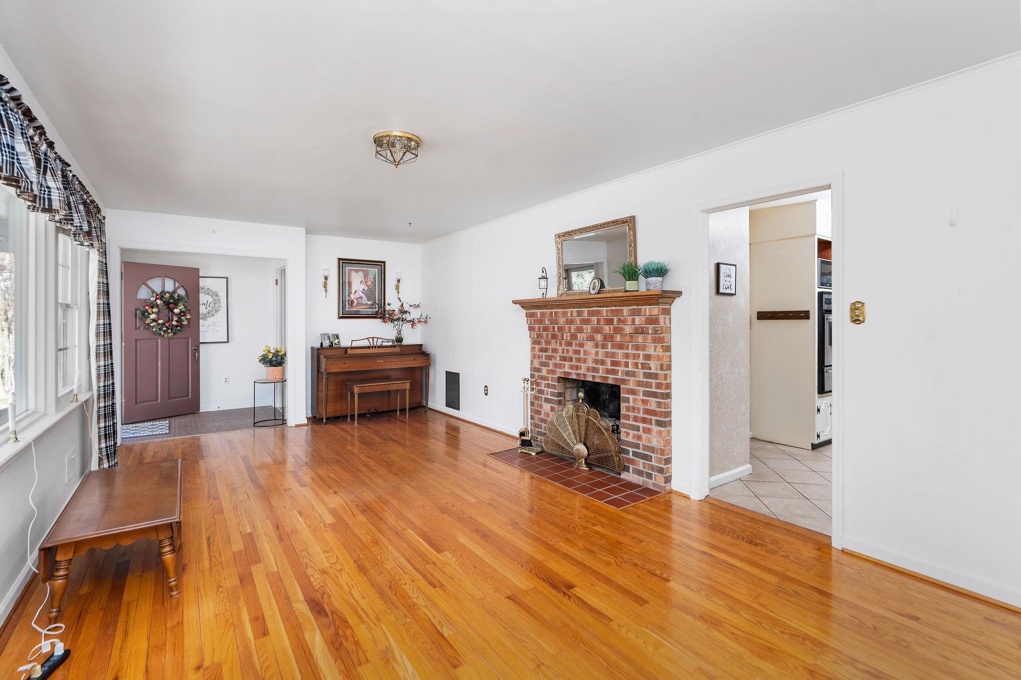 2 MCCORMICK ST, LEXINGTON, Virginia 24450, 3 Bedrooms Bedrooms, ,2 BathroomsBathrooms,Residential,2 MCCORMICK ST,671784 MLS # 671784 2 MCCORMICK ST, LEXINGTON, Virginia 24450, 3 Bedrooms Bedrooms, ,2 BathroomsBathrooms,Residential,2 MCCORMICK ST,671784 MLS # 671784