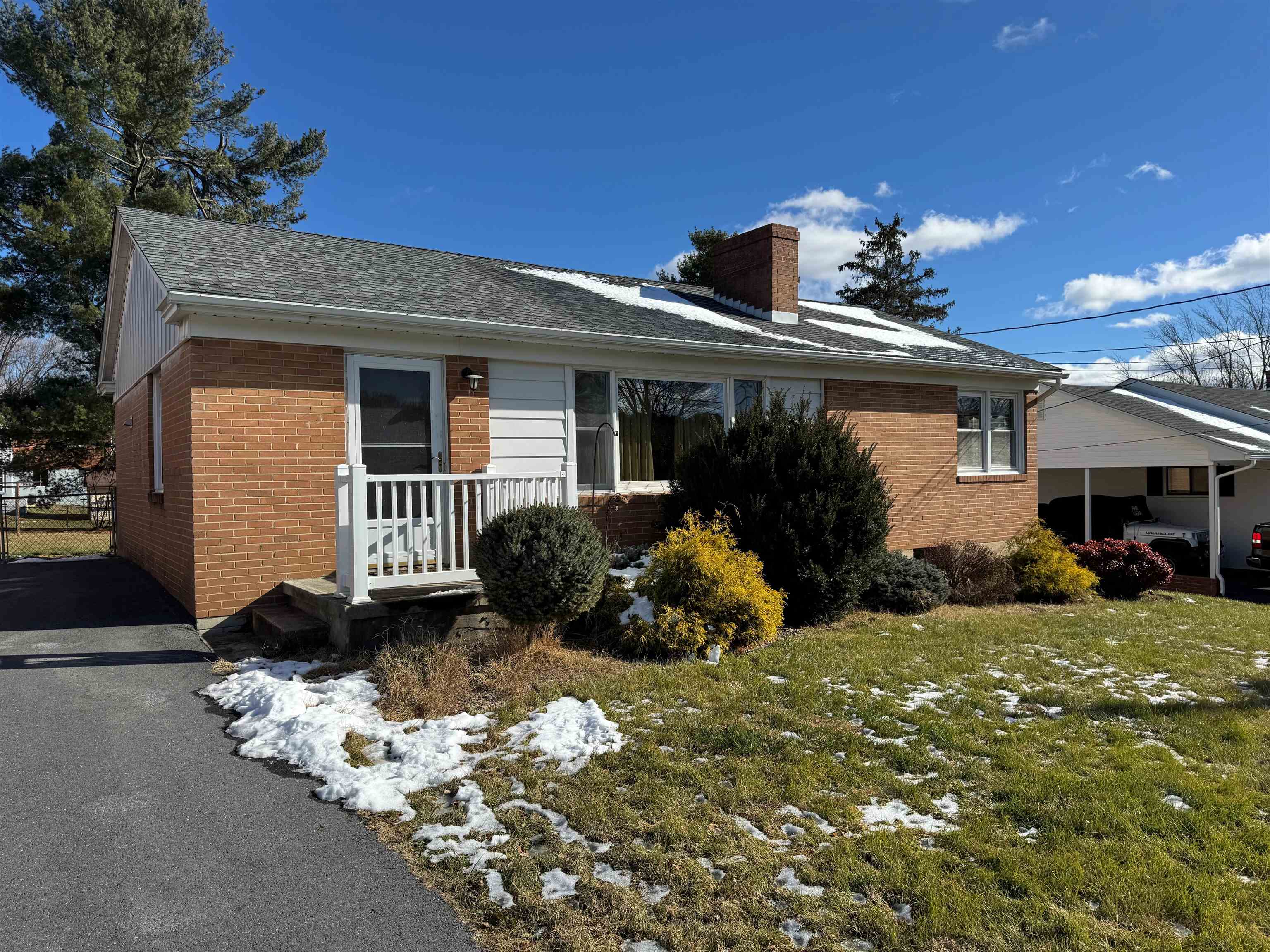 209 GEORGE ST, STAUNTON, Virginia 24401, 3 Bedrooms Bedrooms, ,1 BathroomBathrooms,Residential,209 GEORGE ST,671787 MLS # 671787