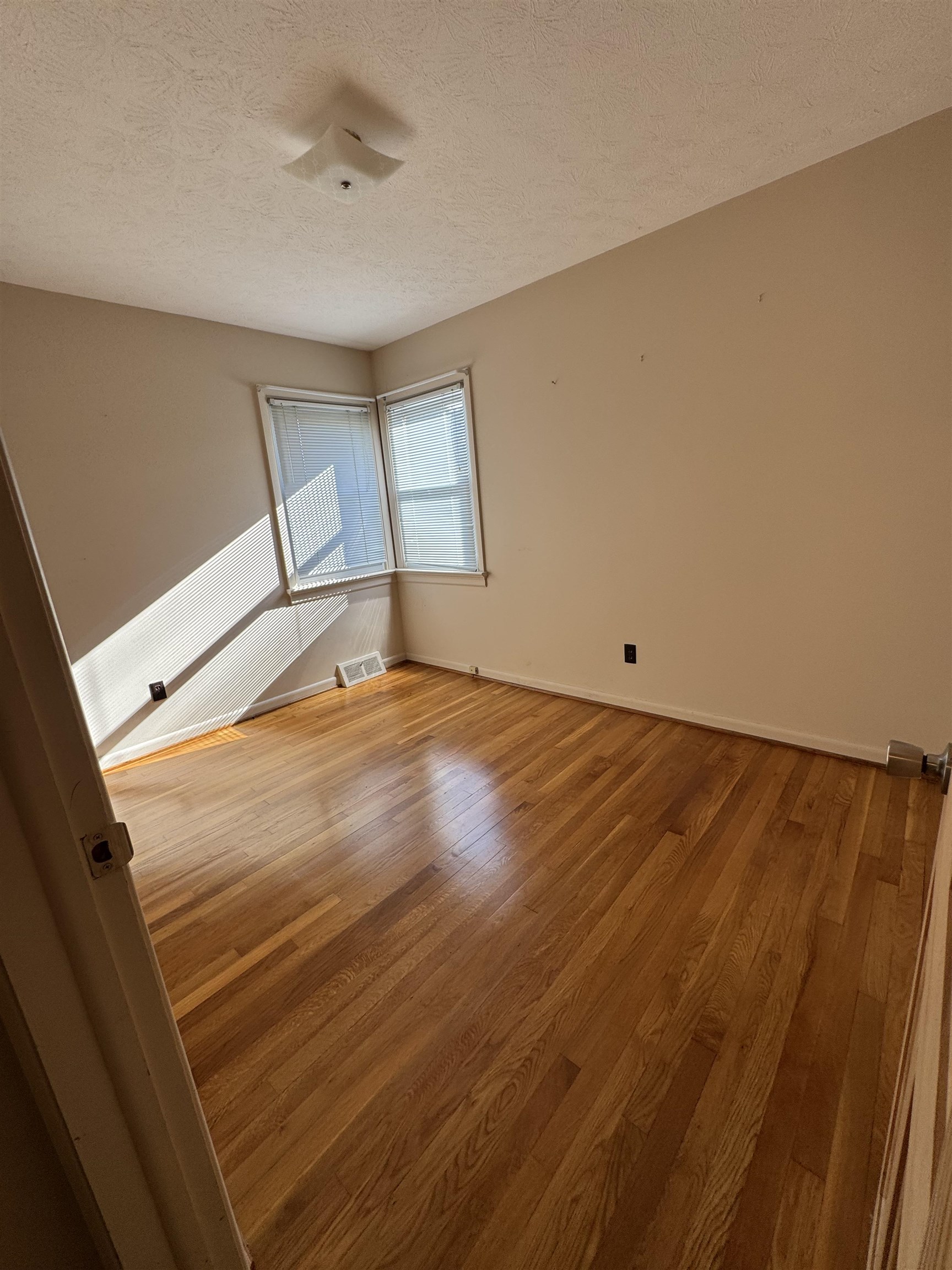 209 GEORGE ST, STAUNTON, Virginia 24401, 3 Bedrooms Bedrooms, ,1 BathroomBathrooms,Residential,209 GEORGE ST,671787 MLS # 671787 209 GEORGE ST, STAUNTON, Virginia 24401, 3 Bedrooms Bedrooms, ,1 BathroomBathrooms,Residential,209 GEORGE ST,671787 MLS # 671787