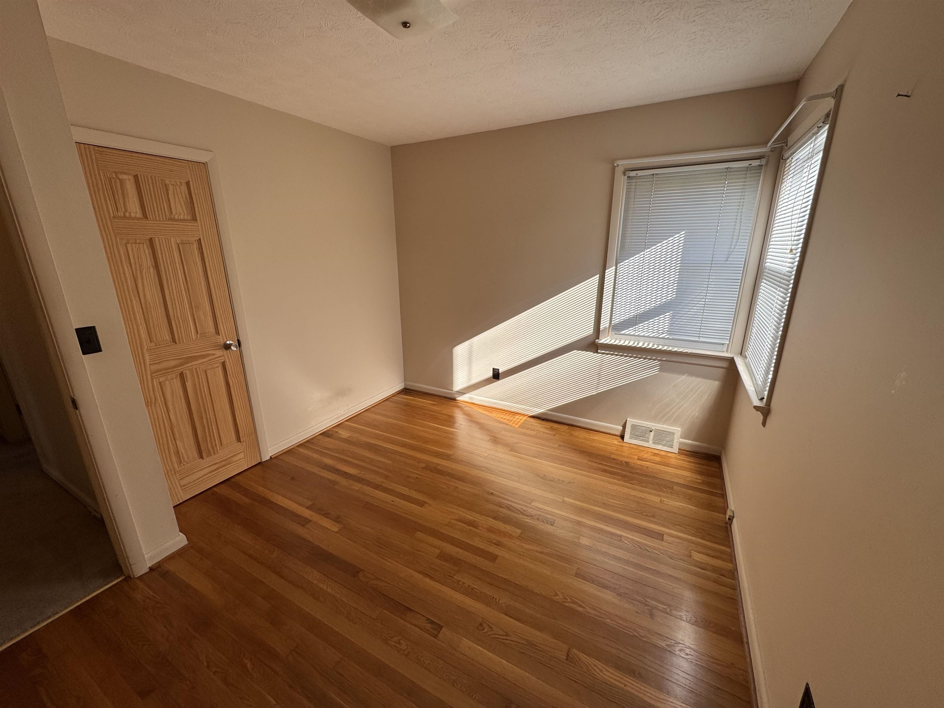 209 GEORGE ST, STAUNTON, Virginia 24401, 3 Bedrooms Bedrooms, ,1 BathroomBathrooms,Residential,209 GEORGE ST,671787 MLS # 671787 209 GEORGE ST, STAUNTON, Virginia 24401, 3 Bedrooms Bedrooms, ,1 BathroomBathrooms,Residential,209 GEORGE ST,671787 MLS # 671787