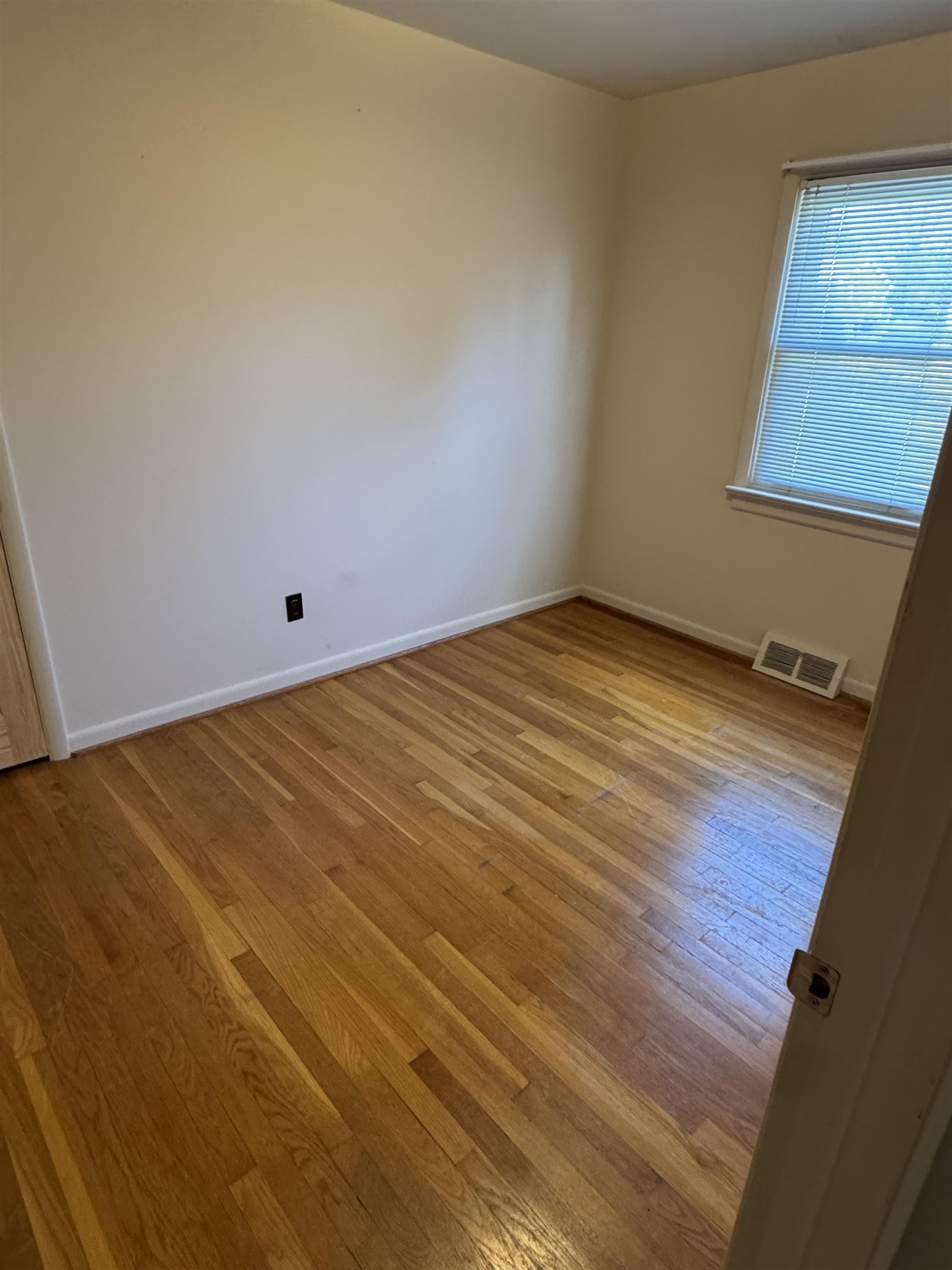 209 GEORGE ST, STAUNTON, Virginia 24401, 3 Bedrooms Bedrooms, ,1 BathroomBathrooms,Residential,209 GEORGE ST,671787 MLS # 671787 209 GEORGE ST, STAUNTON, Virginia 24401, 3 Bedrooms Bedrooms, ,1 BathroomBathrooms,Residential,209 GEORGE ST,671787 MLS # 671787