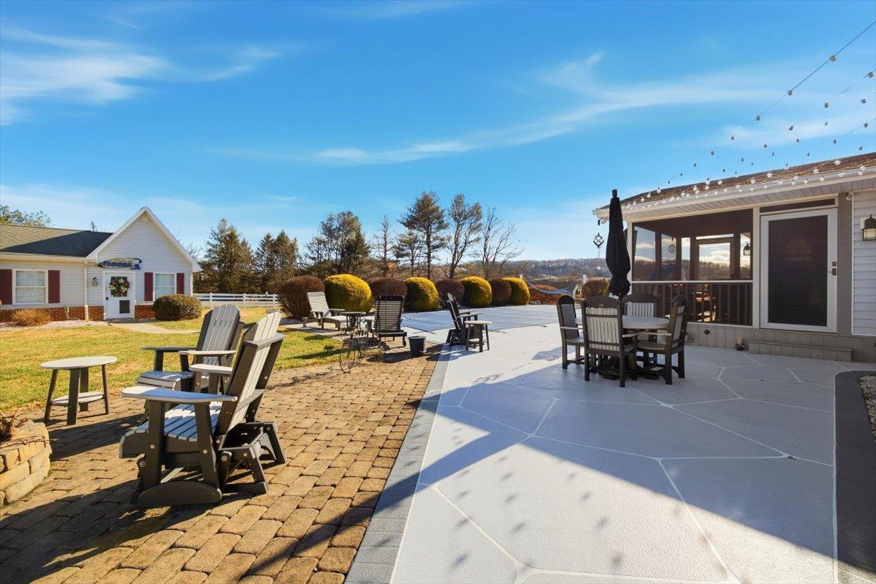 3901 LEE HWY, WEYERS CAVE, Virginia 24486, 3 Bedrooms Bedrooms, ,2 BathroomsBathrooms,Residential,3901 LEE HWY,671794 MLS # 671794 3901 LEE HWY, WEYERS CAVE, Virginia 24486, 3 Bedrooms Bedrooms, ,2 BathroomsBathrooms,Residential,3901 LEE HWY,671794 MLS # 671794